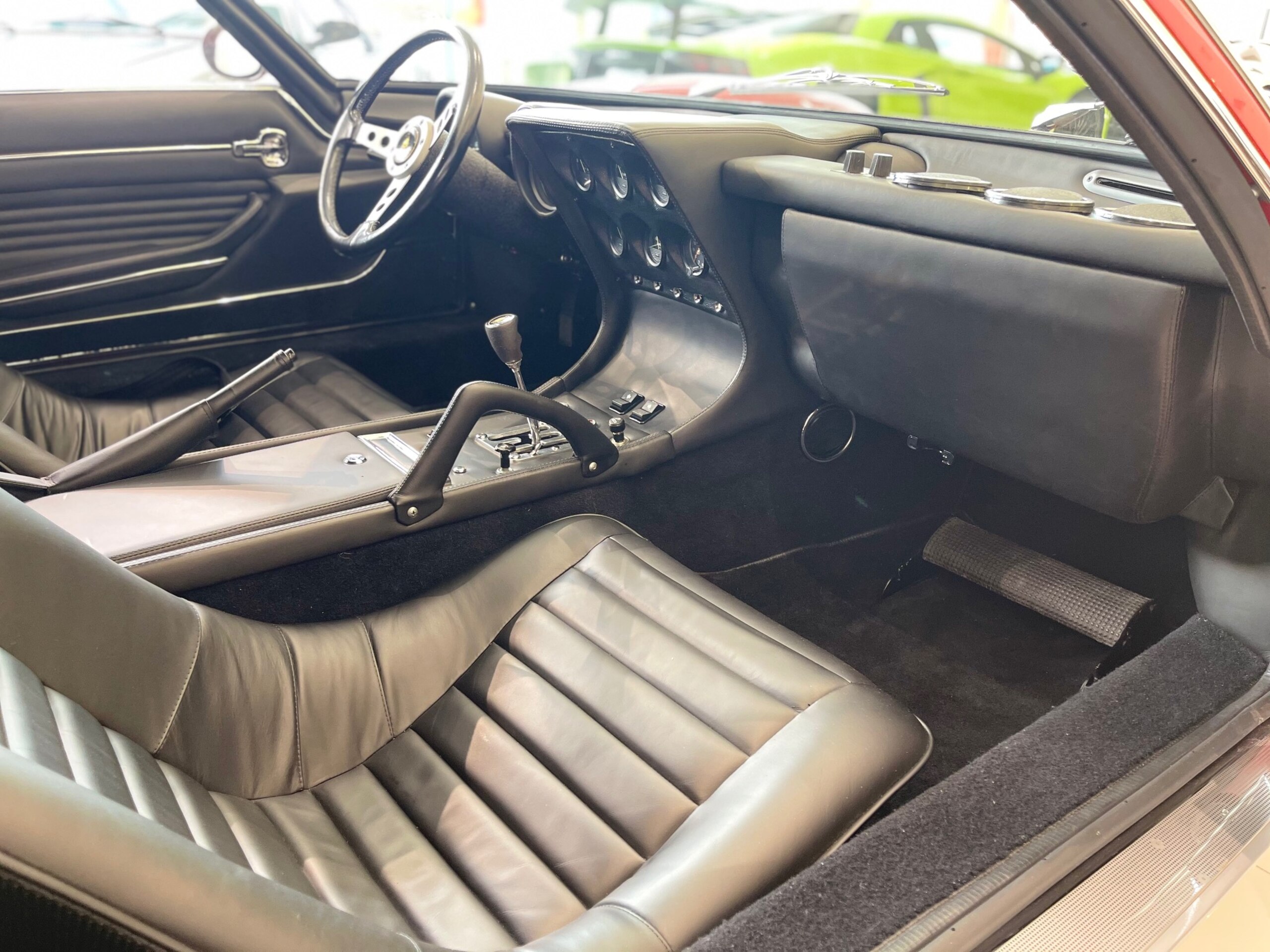 1971 Lamborghini Miura P400S — Photo 17 / 20