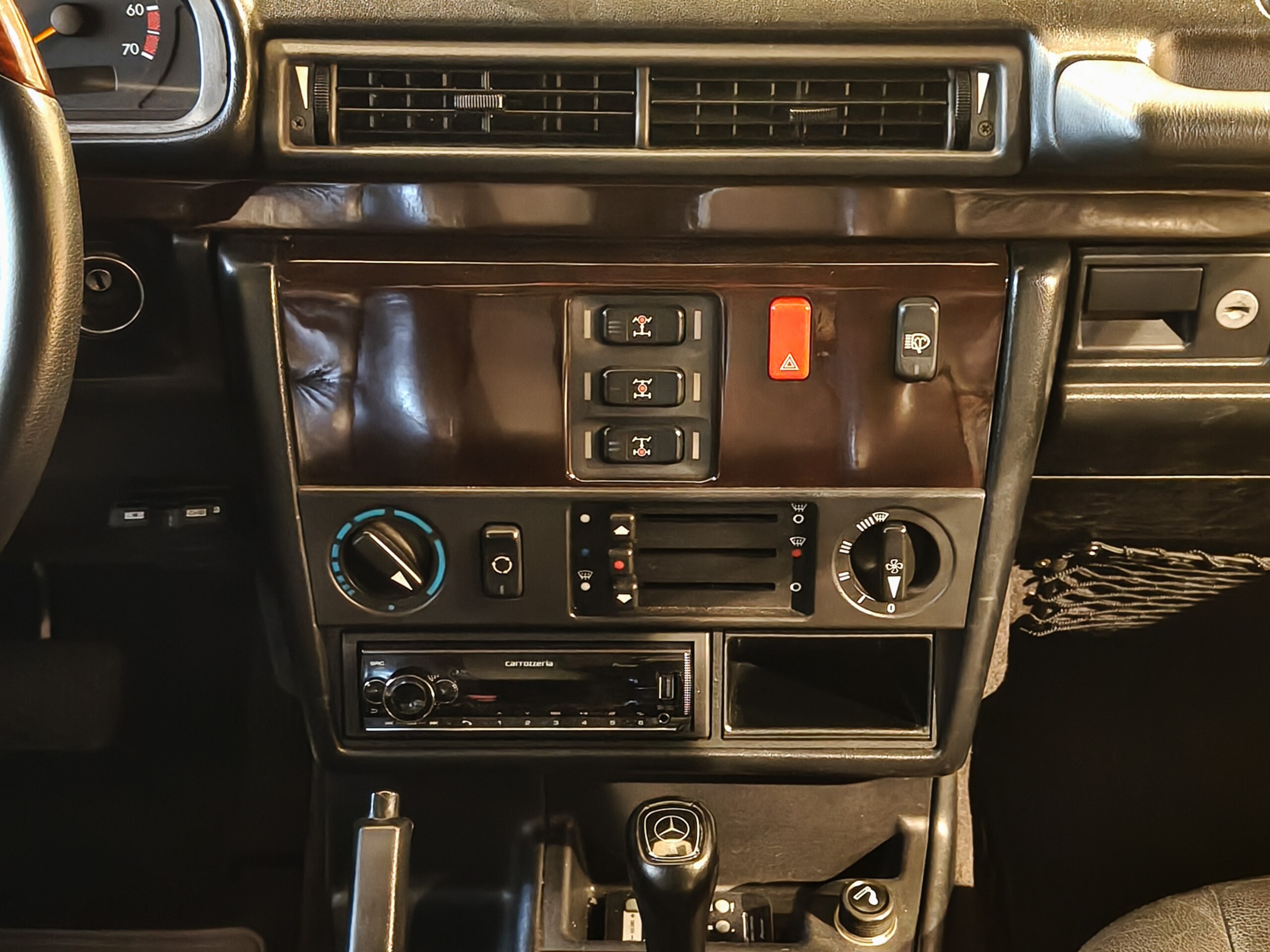 1999 Mercedes Benz G320 — Photo 12 / 21