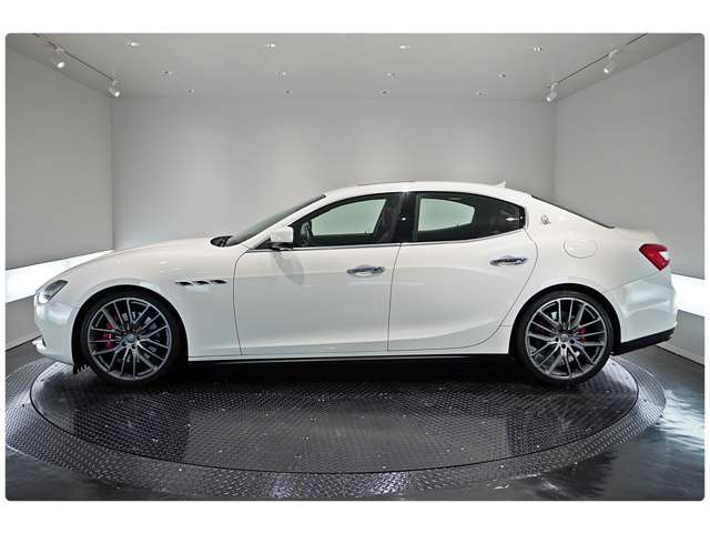 2015 Maserati Ghibli S Q4 — Photo 7 / 31
