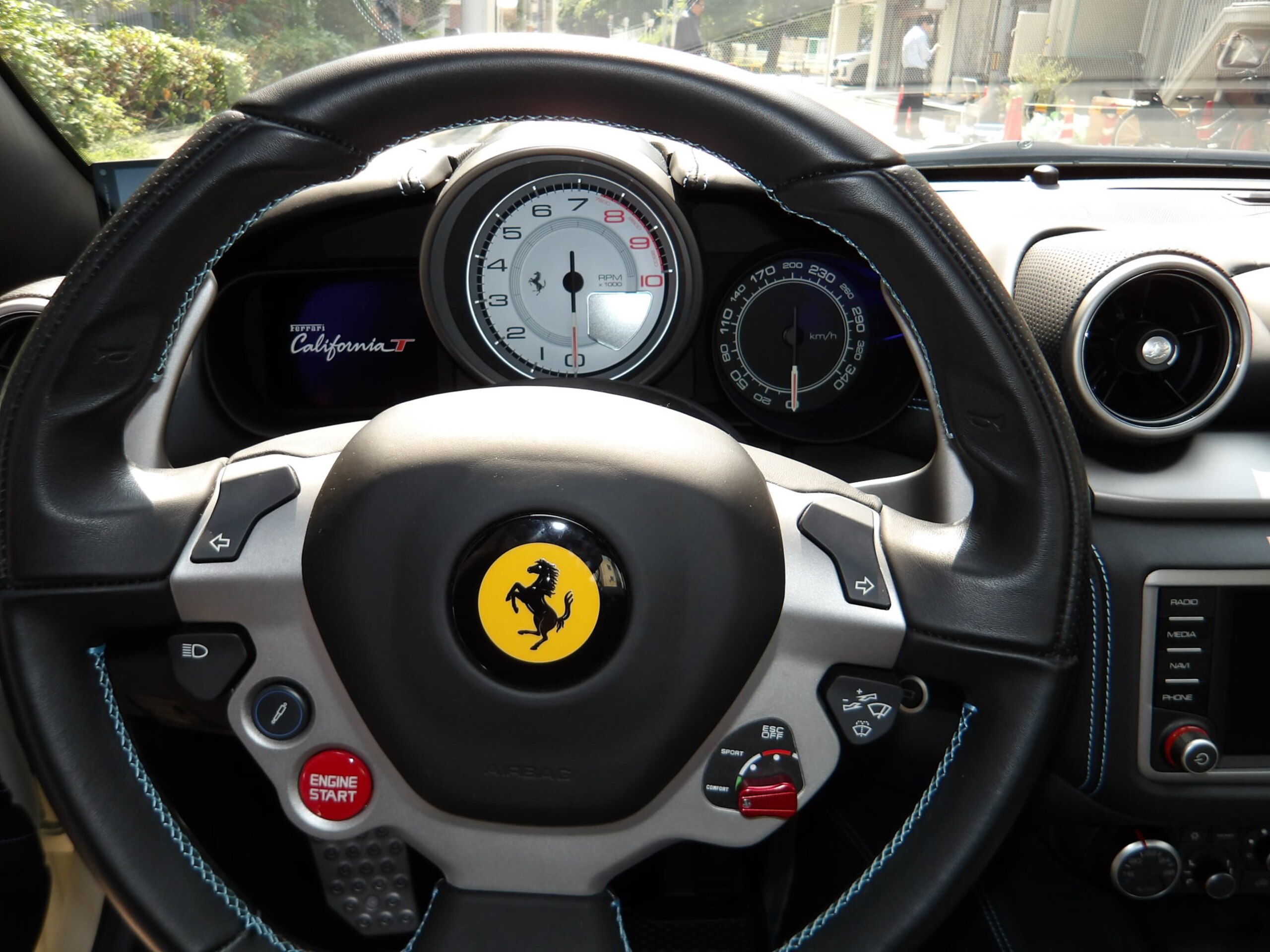 2017 Ferrari California T 70th Anniversary Tailor Made Collection — Photo 9 / 15