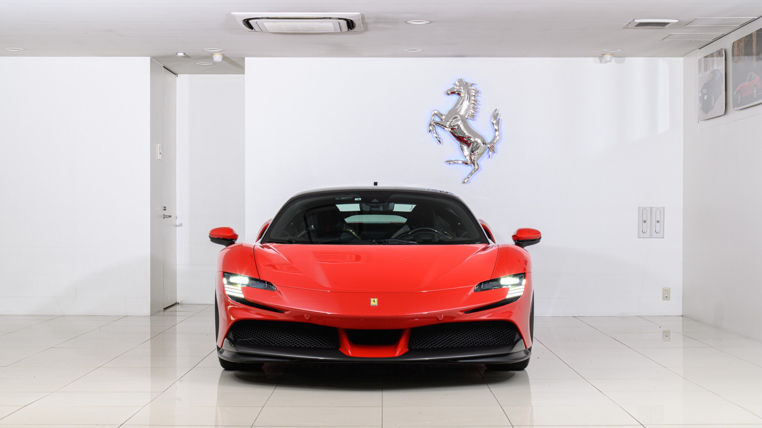 2022 Ferrari SF90 Stradale — Photo 6 / 10