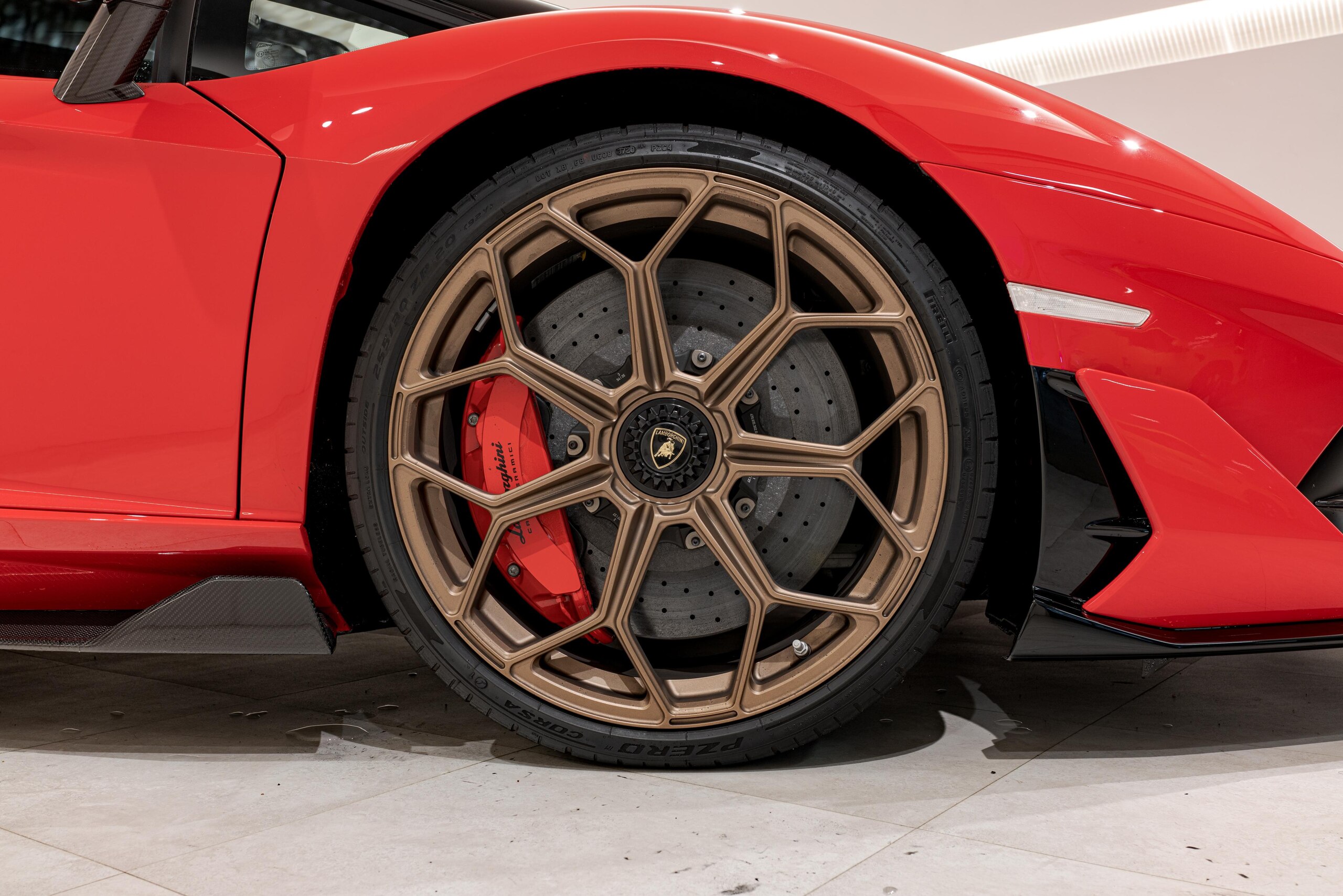 2021 Lamborghini Aventador SVJ Roadster — Photo 19 / 35