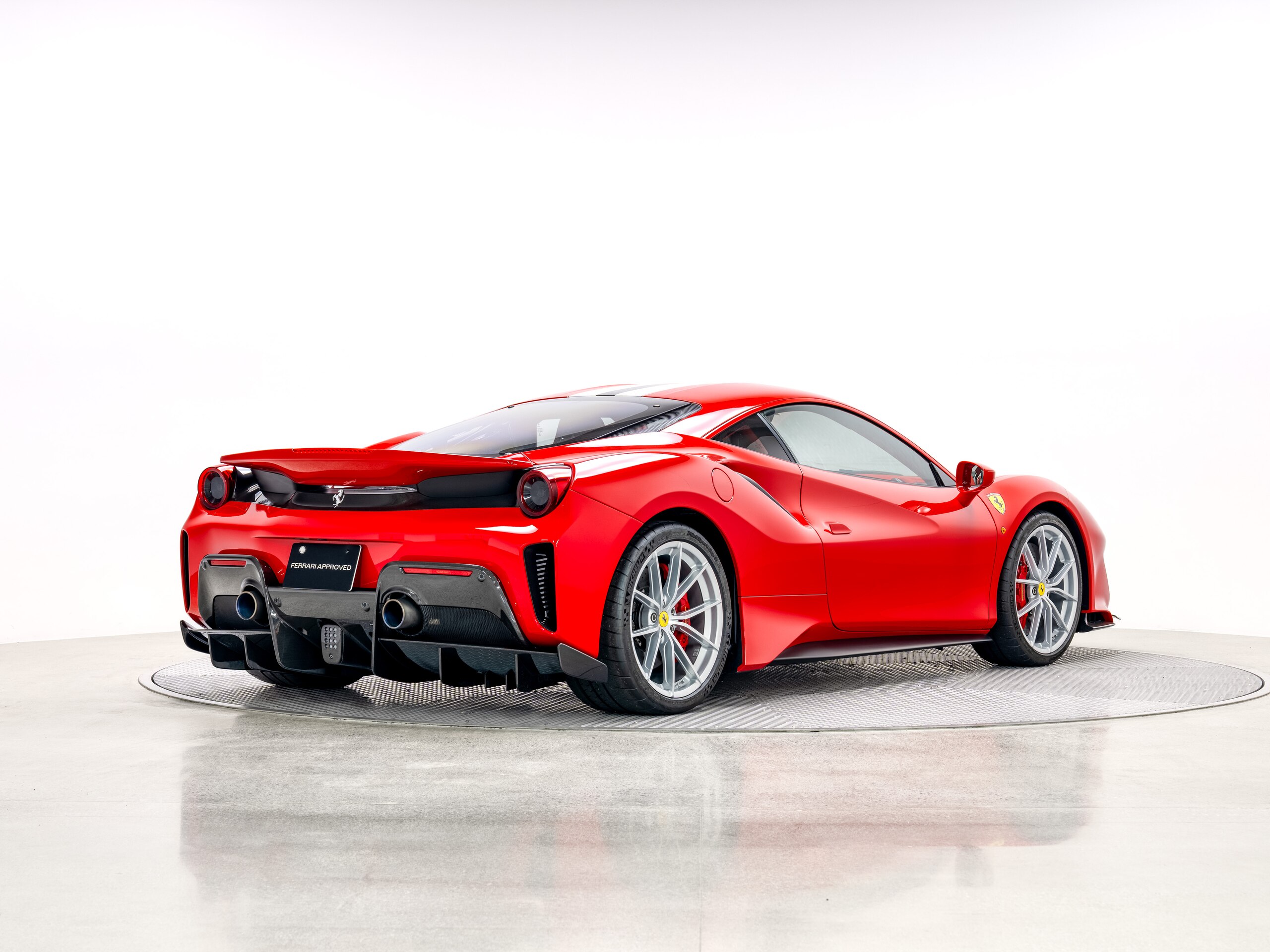 2019 Ferrari 488 Pista — Photo 10 / 26