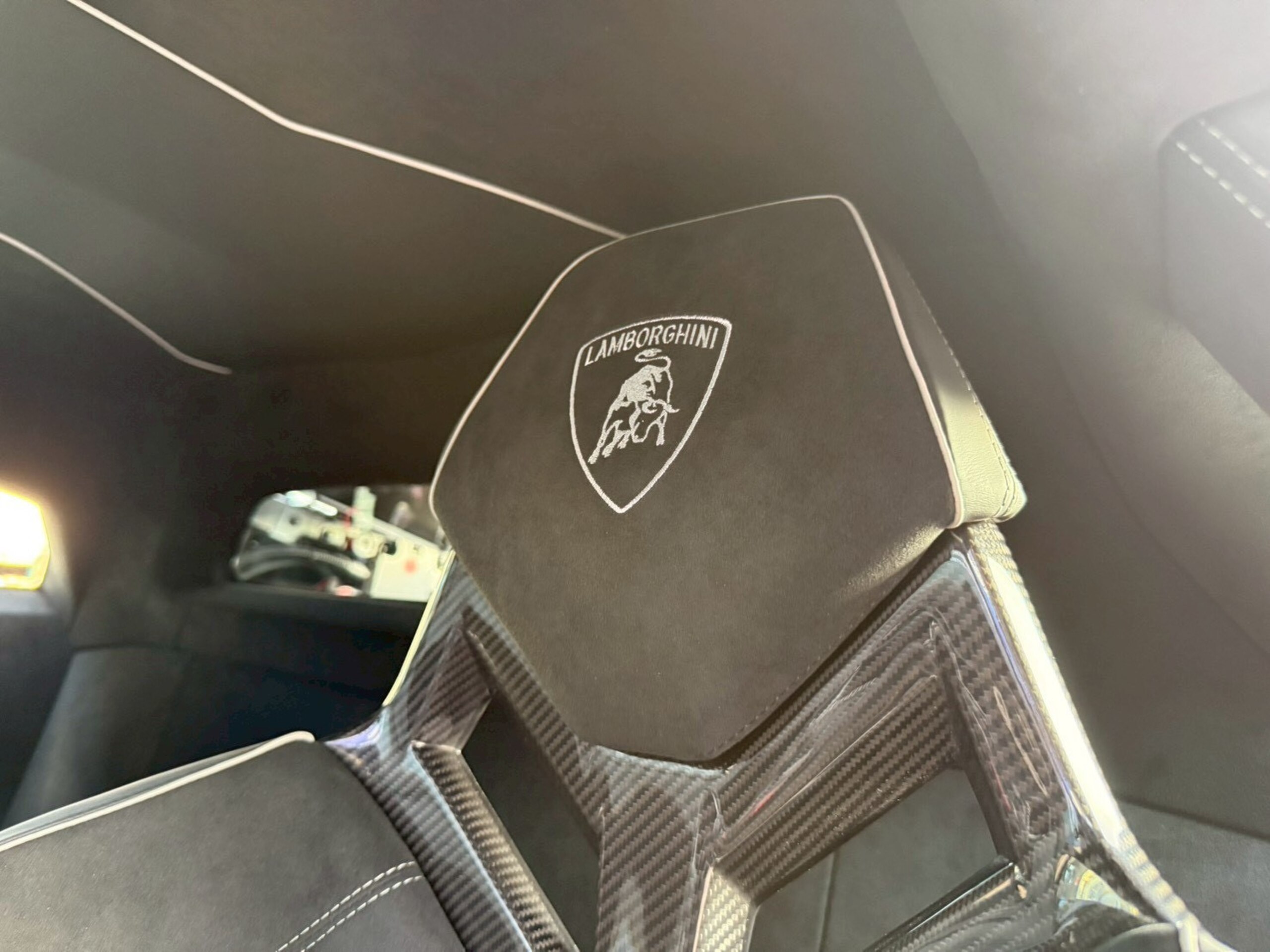 2019 Lamborghini Aventador SVJ — Photo 35 / 41