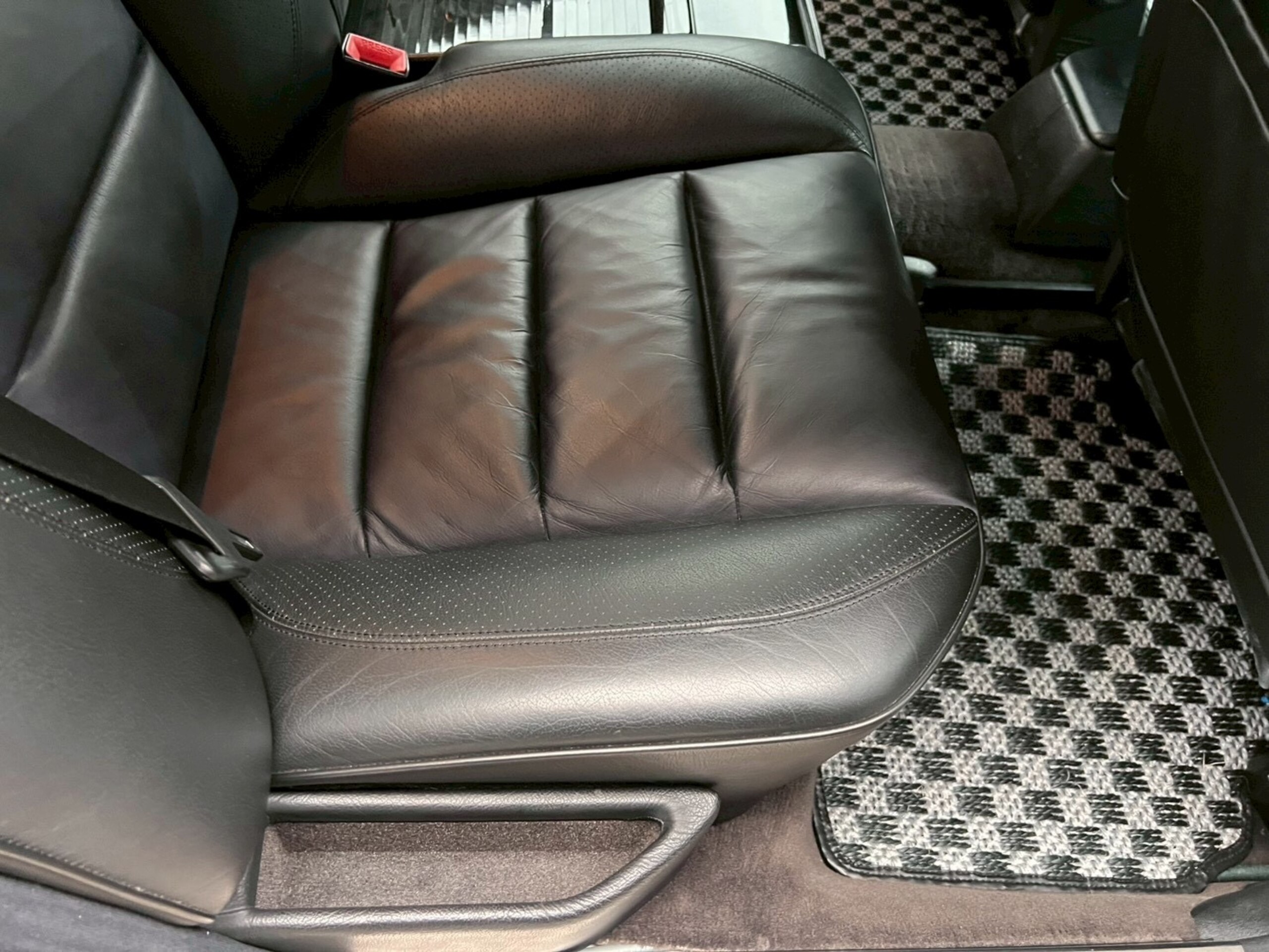 1995 Mercedes Benz E60 AMG — Photo 59 / 74