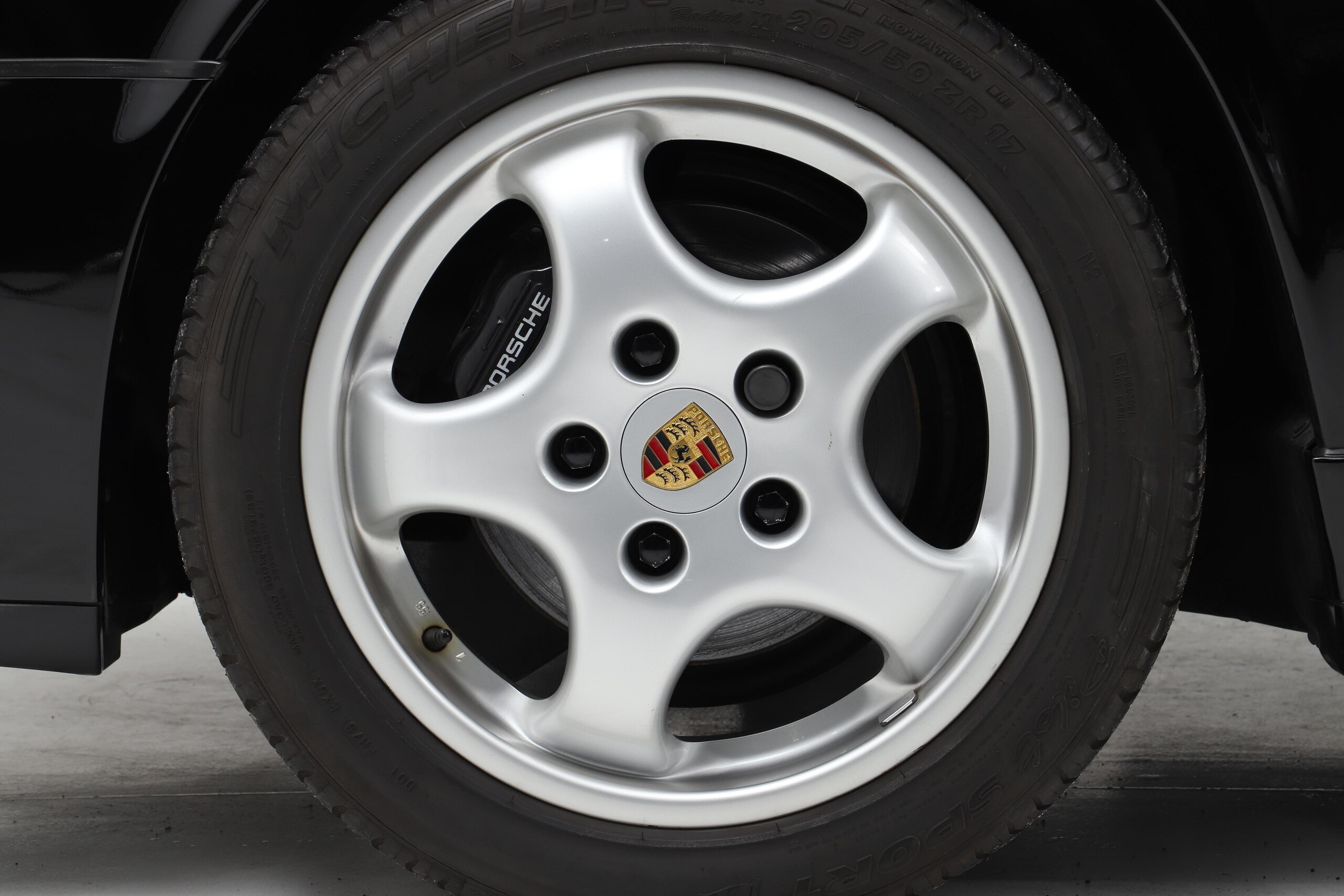 1992 Porsche 911 Carrera 2 — Photo 13 / 17