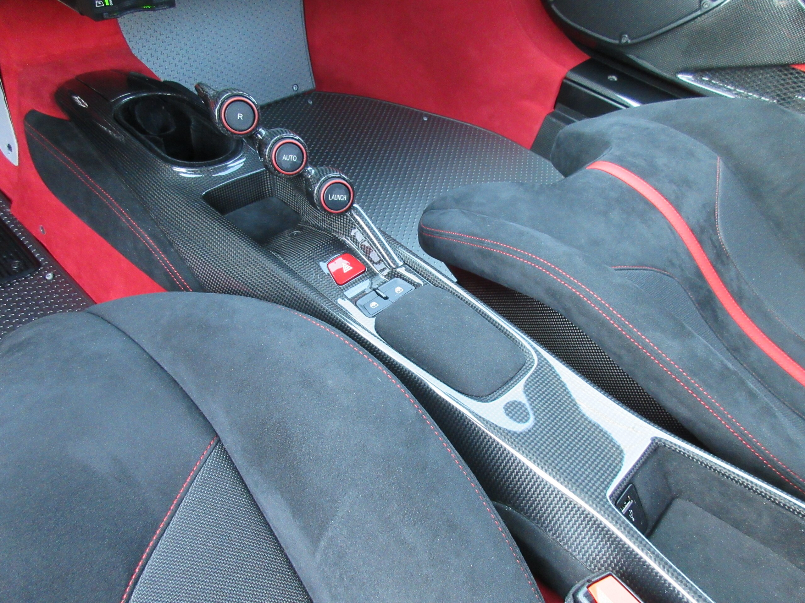 2019 Ferrari 488 Pista — Photo 13 / 17