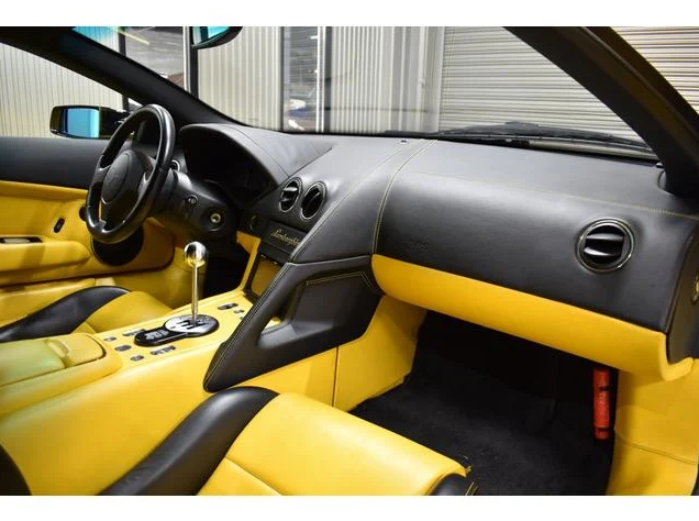 2003 Lamborghini Murcielago LP620 — Photo 9 / 19