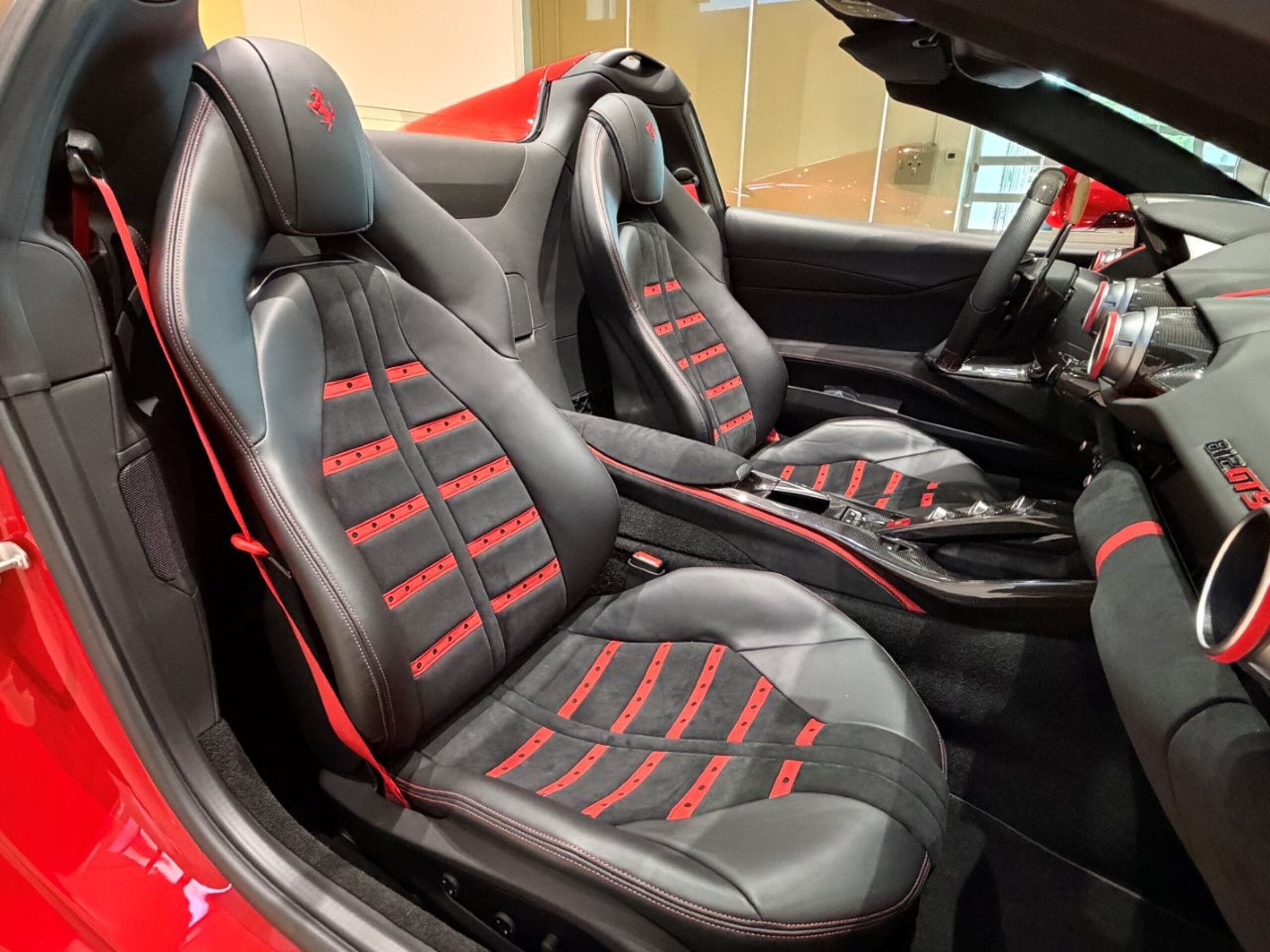 2021 Ferrari 812GTS — Photo 14 / 22
