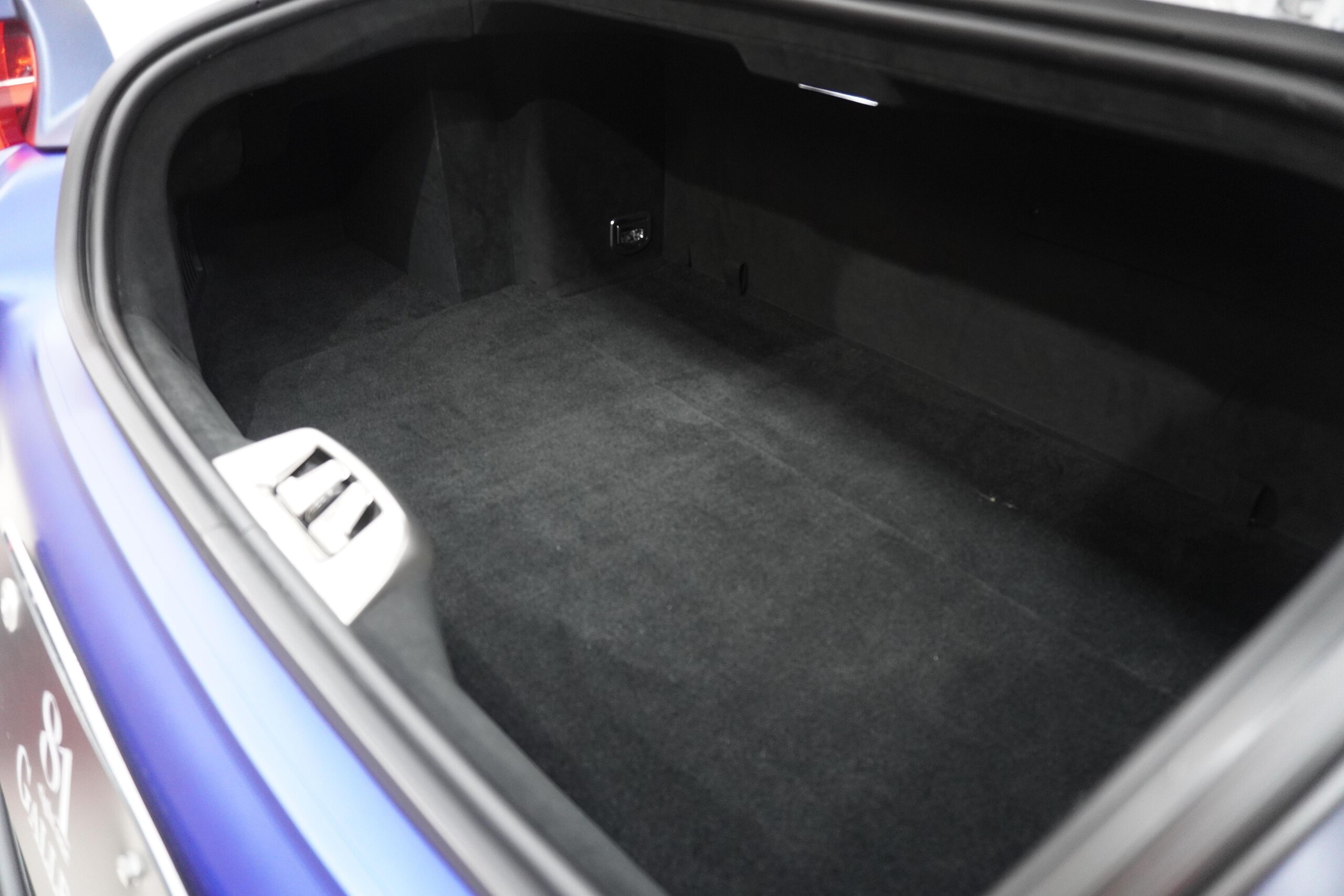 2021 Ferrari 812GTS — Photo 21 / 22