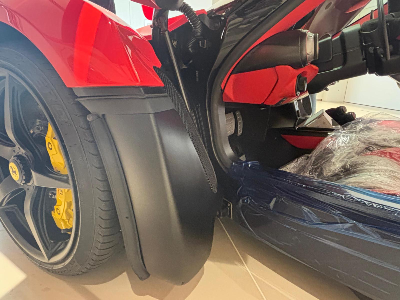 2018 Ferrari LaFerrari — Photo 11 / 18