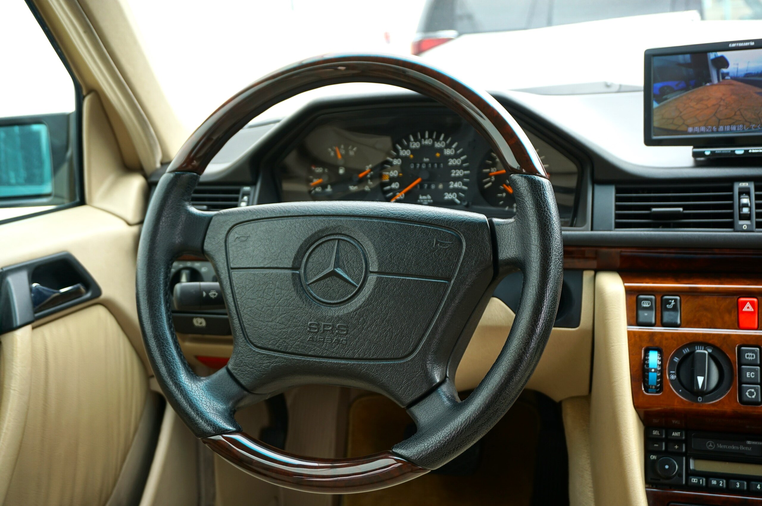 1994 Mercedes Benz E280 — Photo 7 / 16