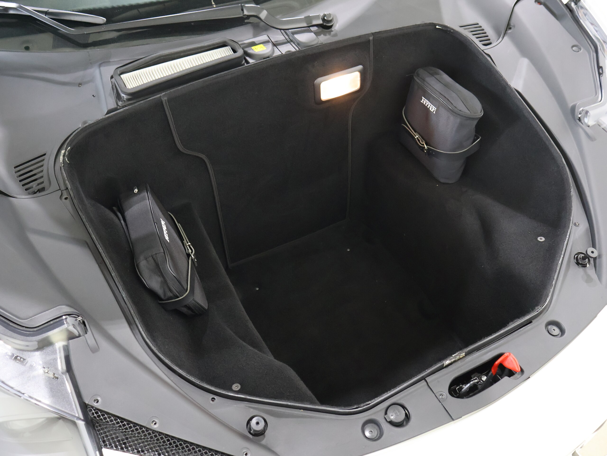 2013 Ferrari 458 Italia F1 DCT — Photo 20 / 32