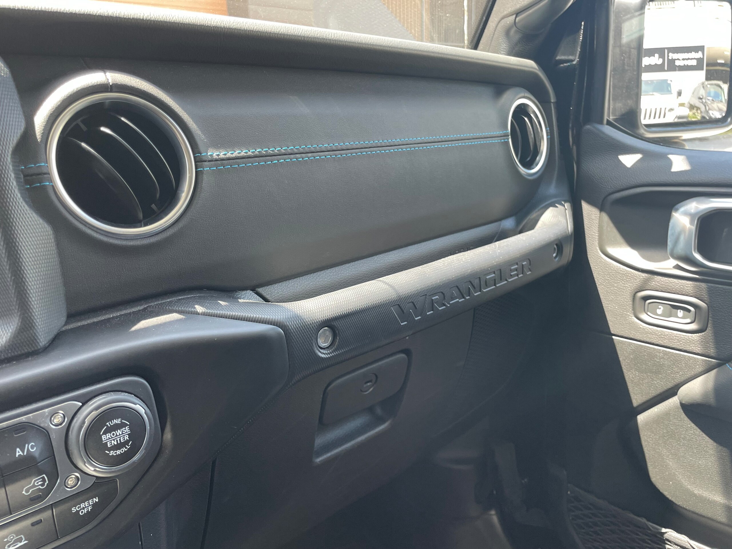 2023 Other Jeep Wrangler Unlimited Rubicon 4xe — Photo 27 / 40