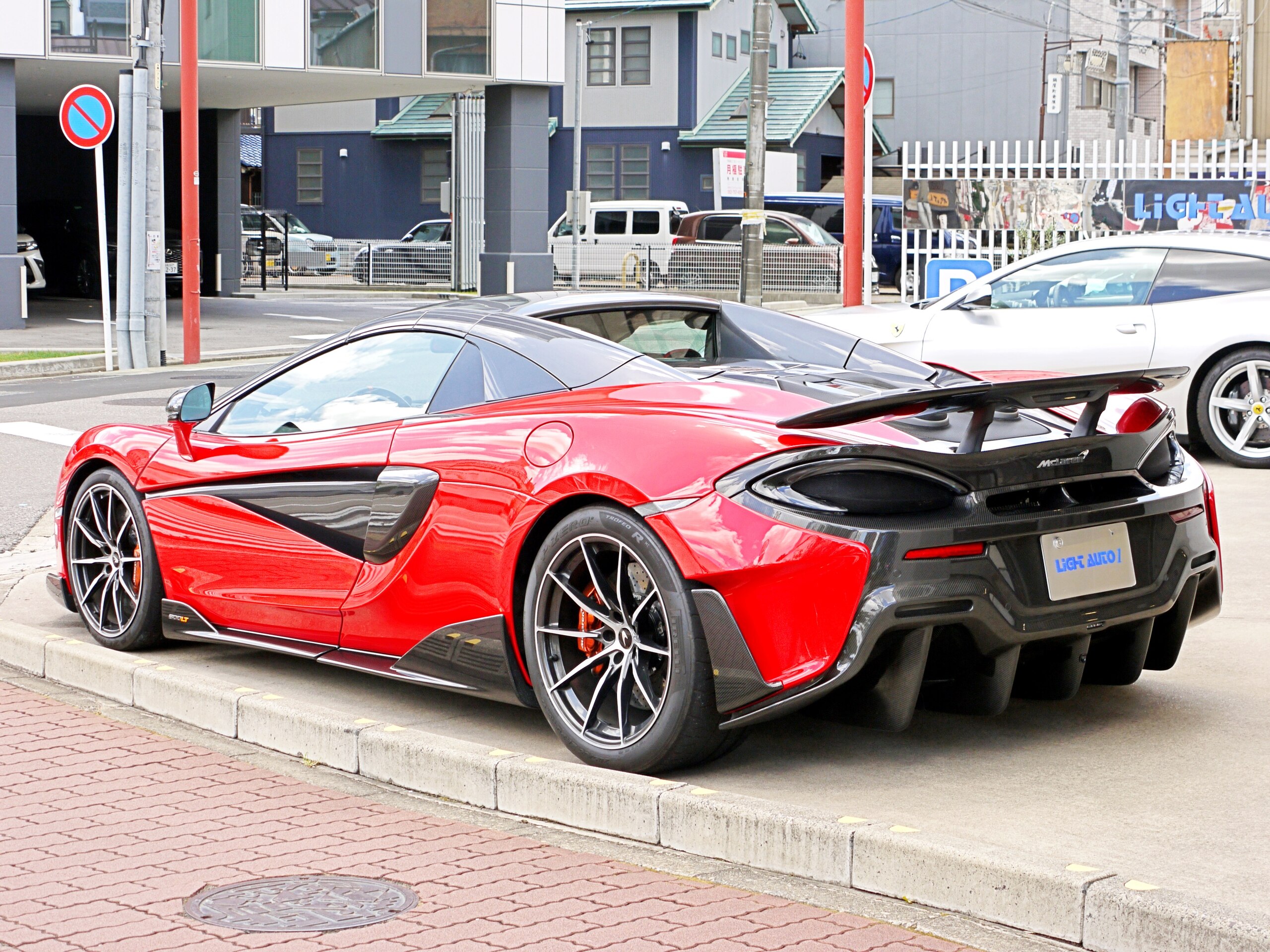 2019 McLaren 600LT Spider — Photo 11 / 21