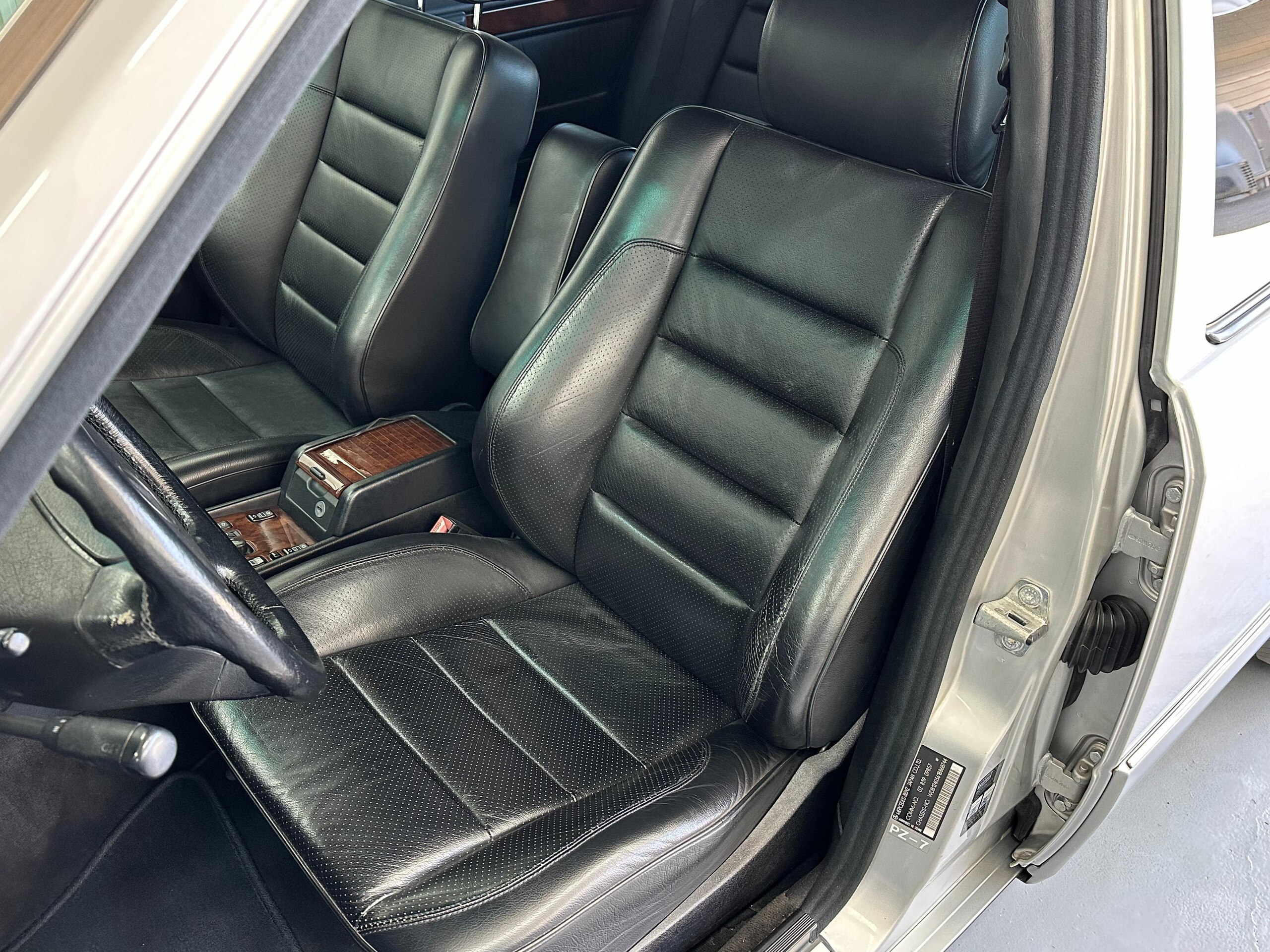 1993 Mercedes Benz E500 — Photo 9 / 18
