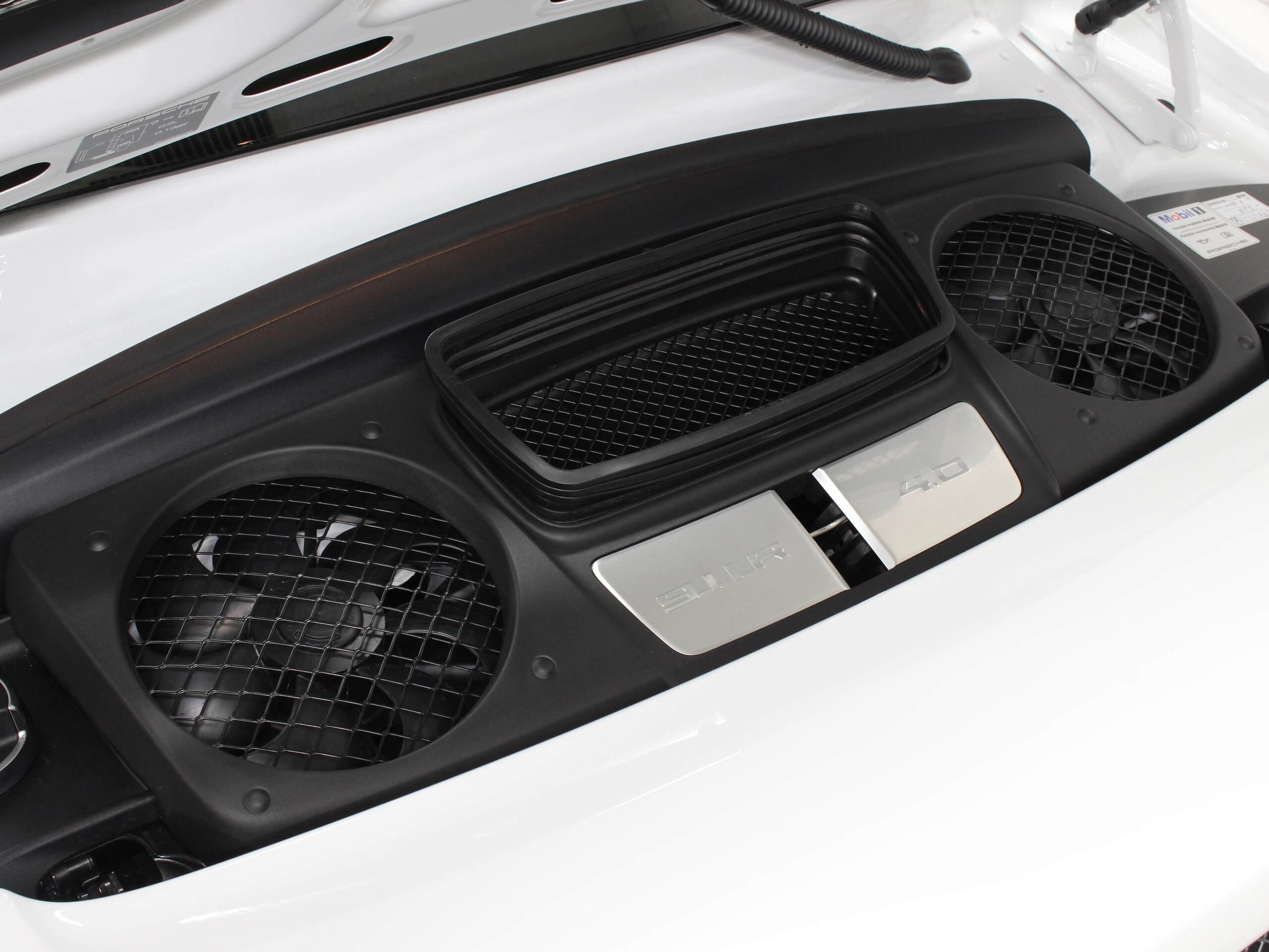 2016 Porsche 911 R — Photo 28 / 29