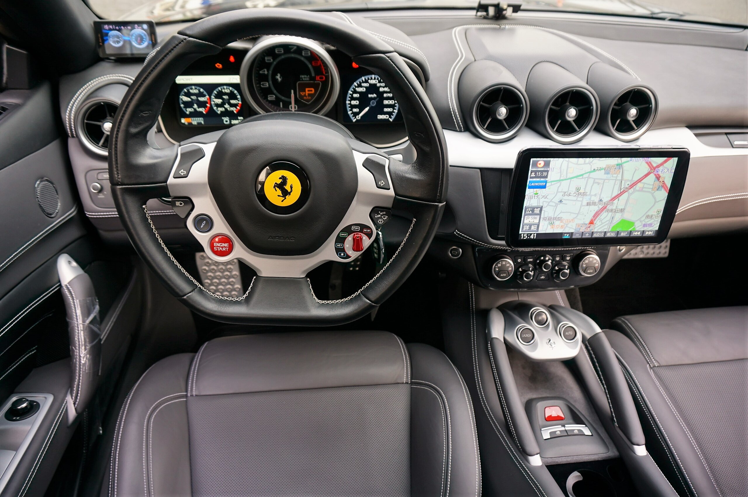 2013 Ferrari FF — Photo 8 / 17