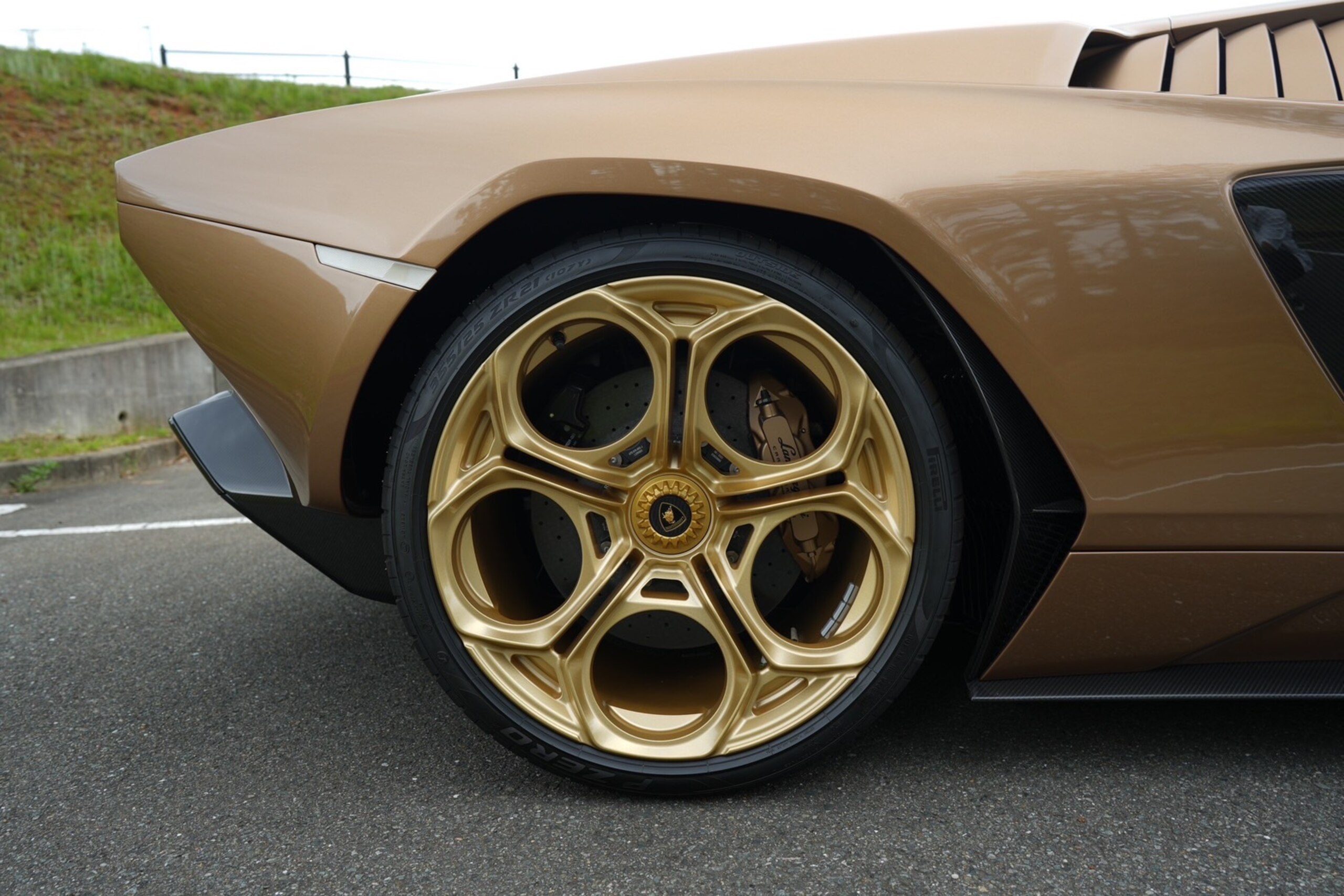 2022 Lamborghini Countach LPI 800-4 — Photo 19 / 28