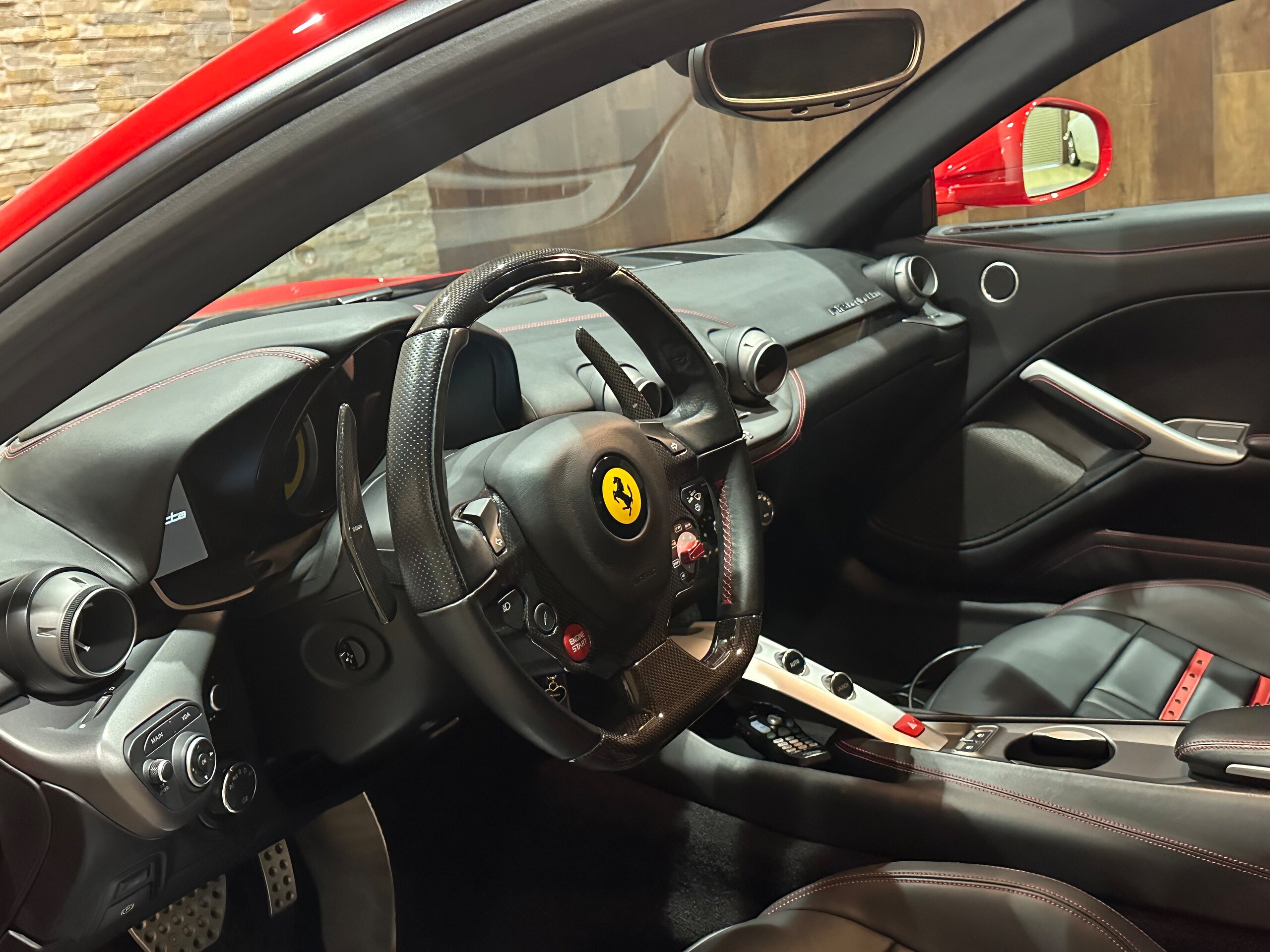 2013 Ferrari F12 Berlinetta — Photo 8 / 19