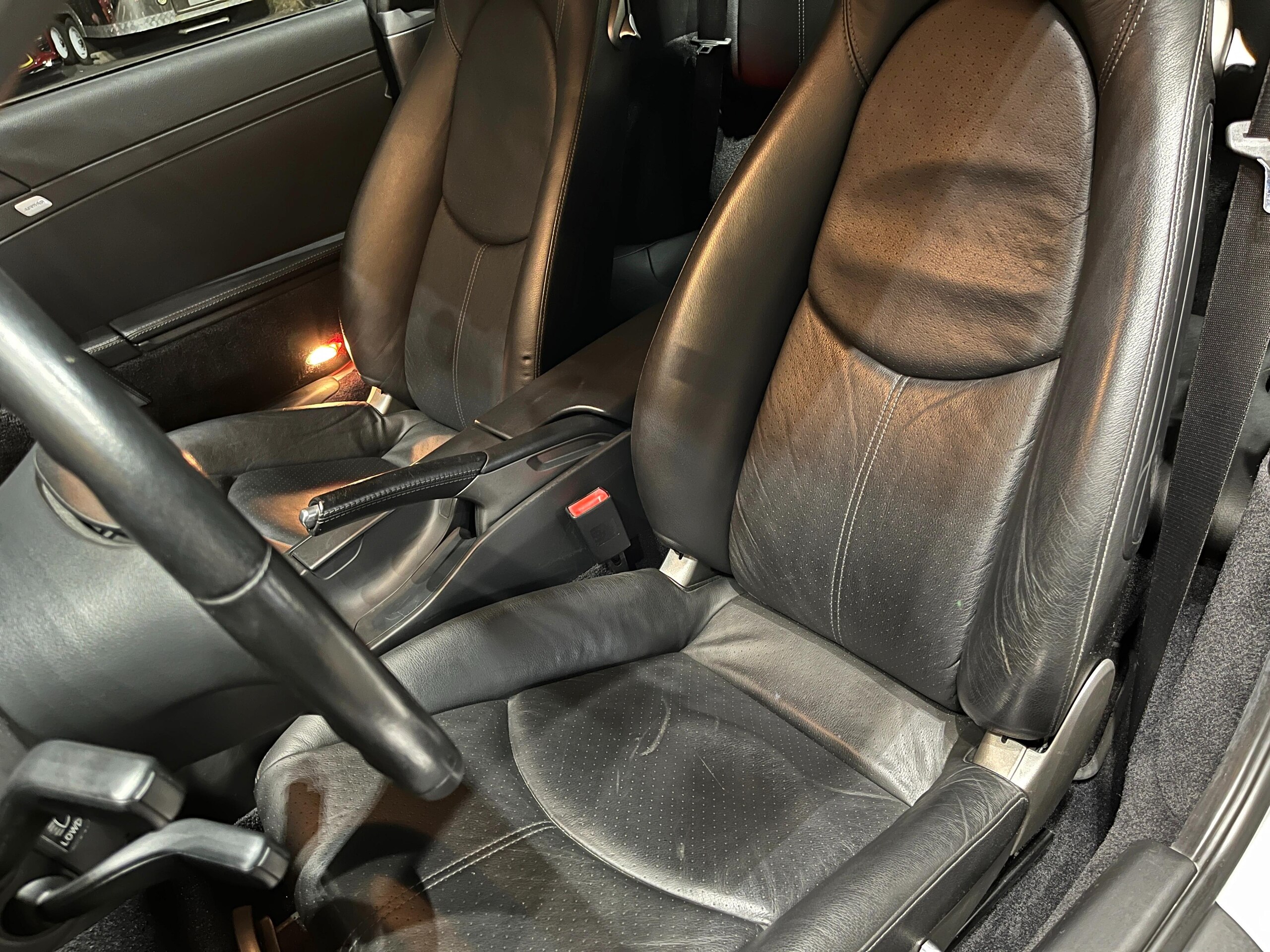 2004 Porsche 911 Carrera — Photo 6 / 14