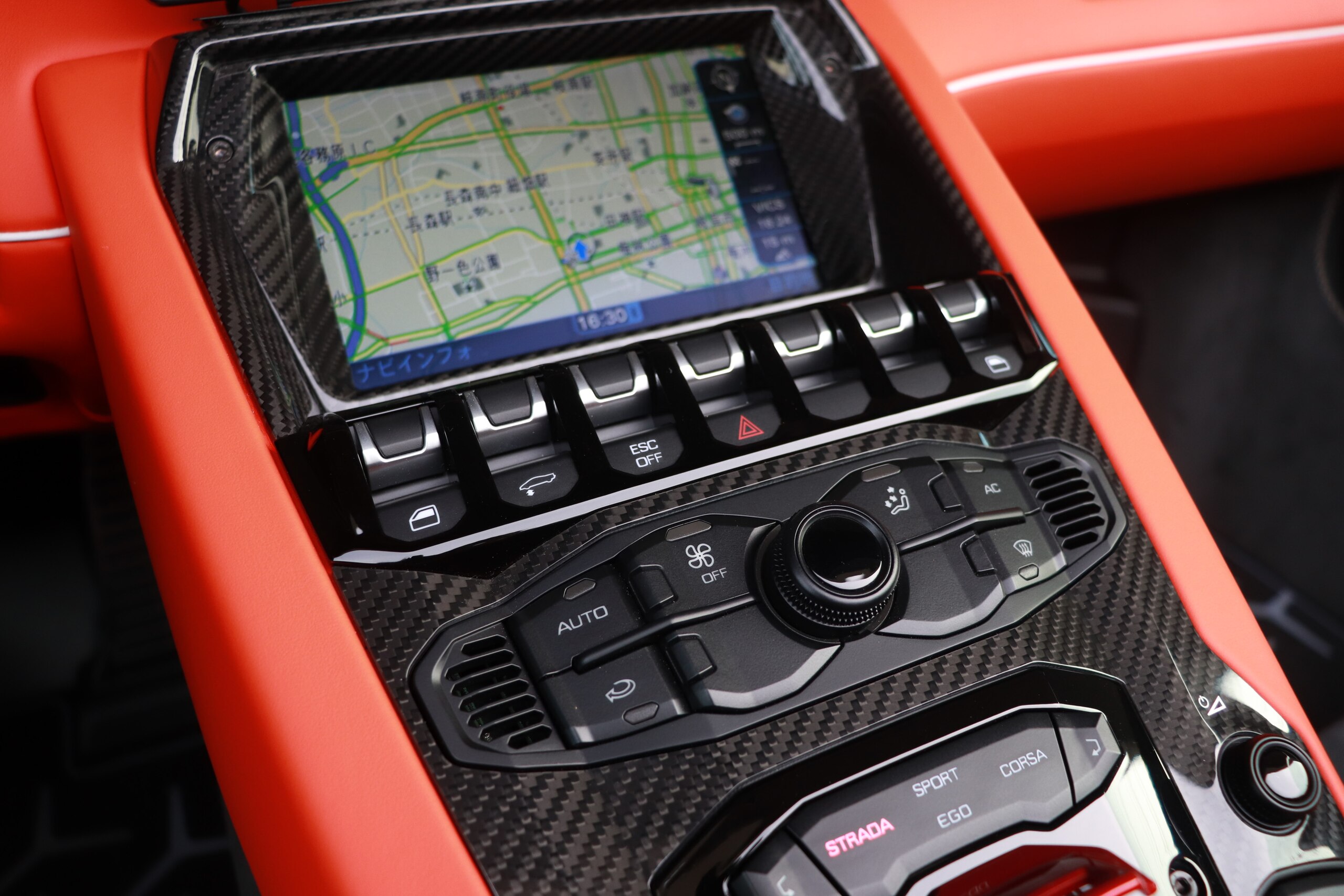 2021 Lamborghini Aventador Roadster SVJ 63 — Photo 15 / 21