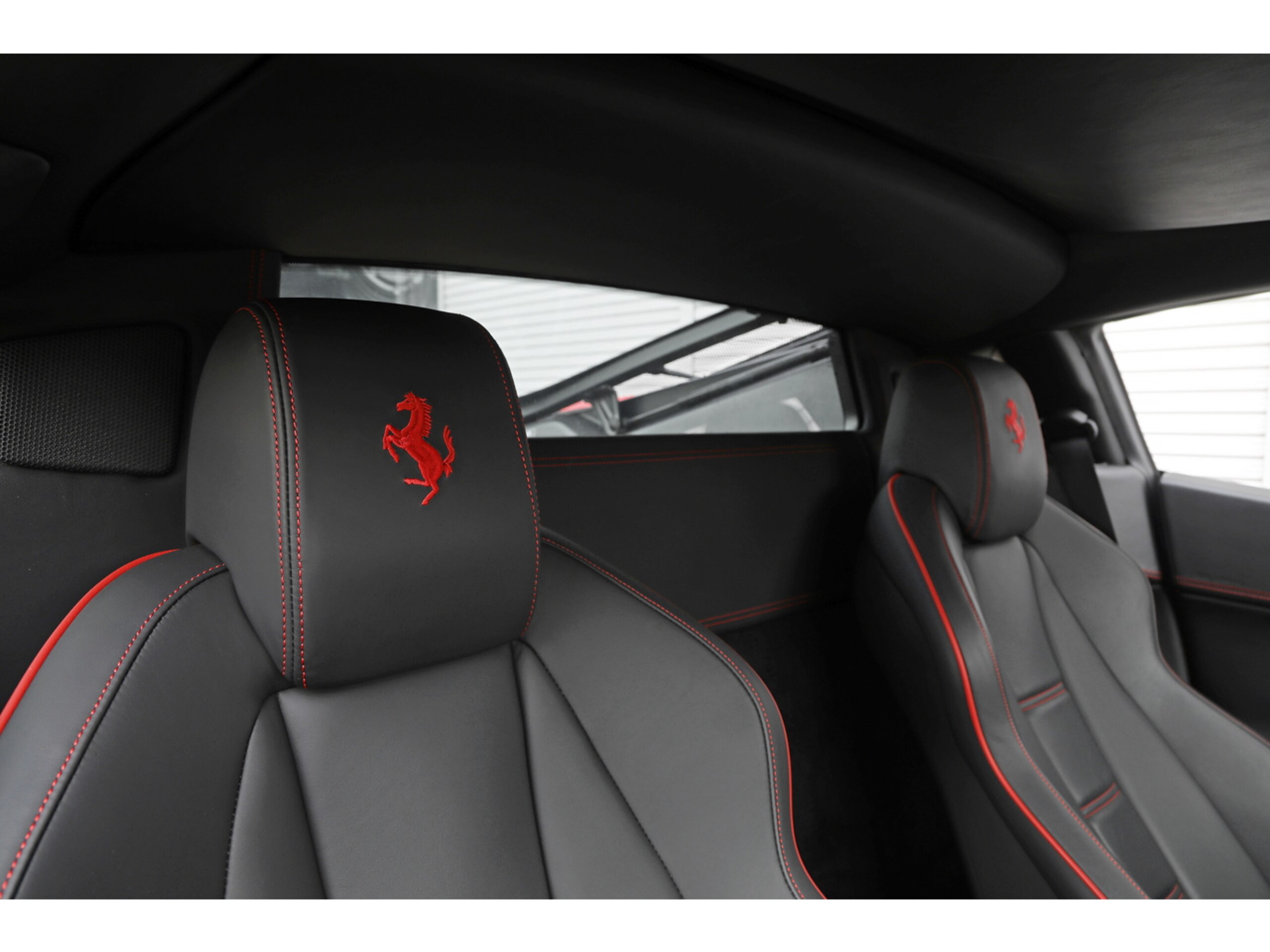 2010 Ferrari 458 Italia F1 DCT — Photo 35 / 40