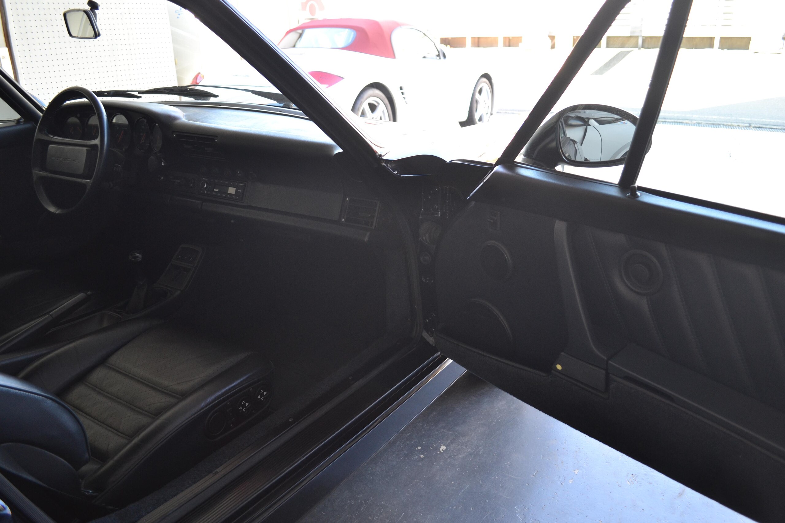 1990 Porsche 911 Carrera 2 — Photo 12 / 18