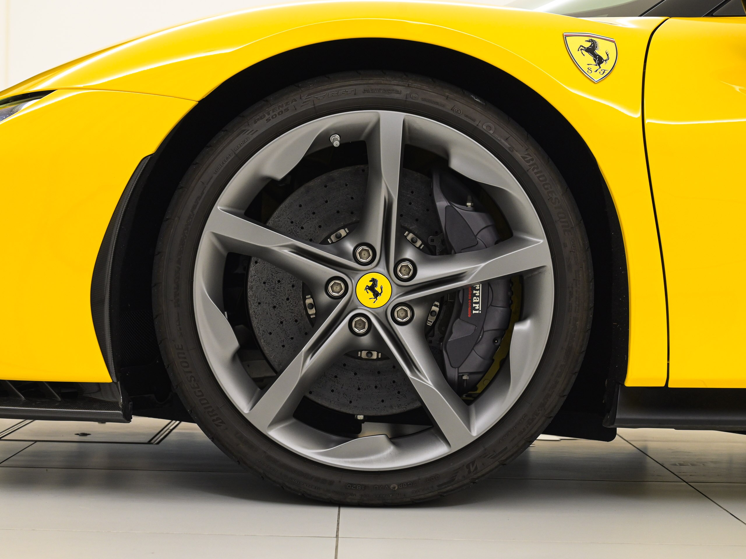 2021 Ferrari SF90 Stradale — Photo 11 / 13