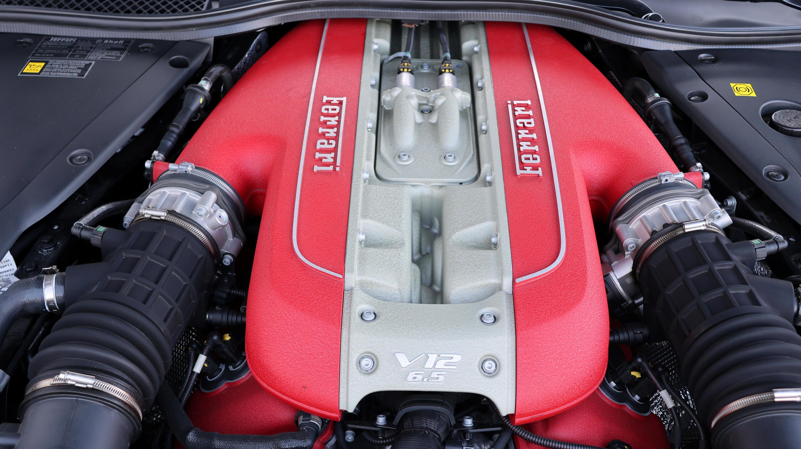 2021 Ferrari 812GTS — Photo 27 / 38