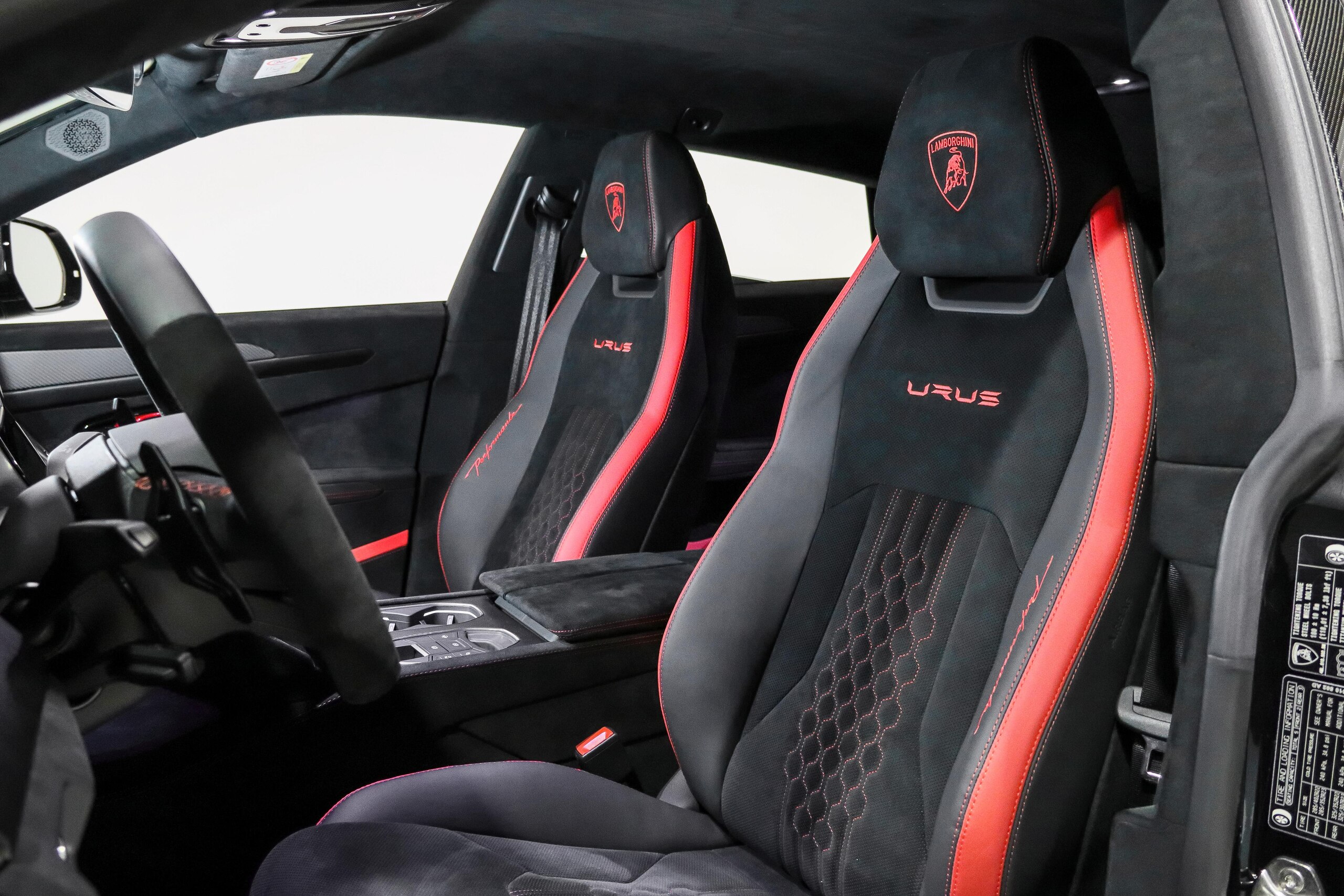 2024 Lamborghini Urus Performante — Photo 8 / 22