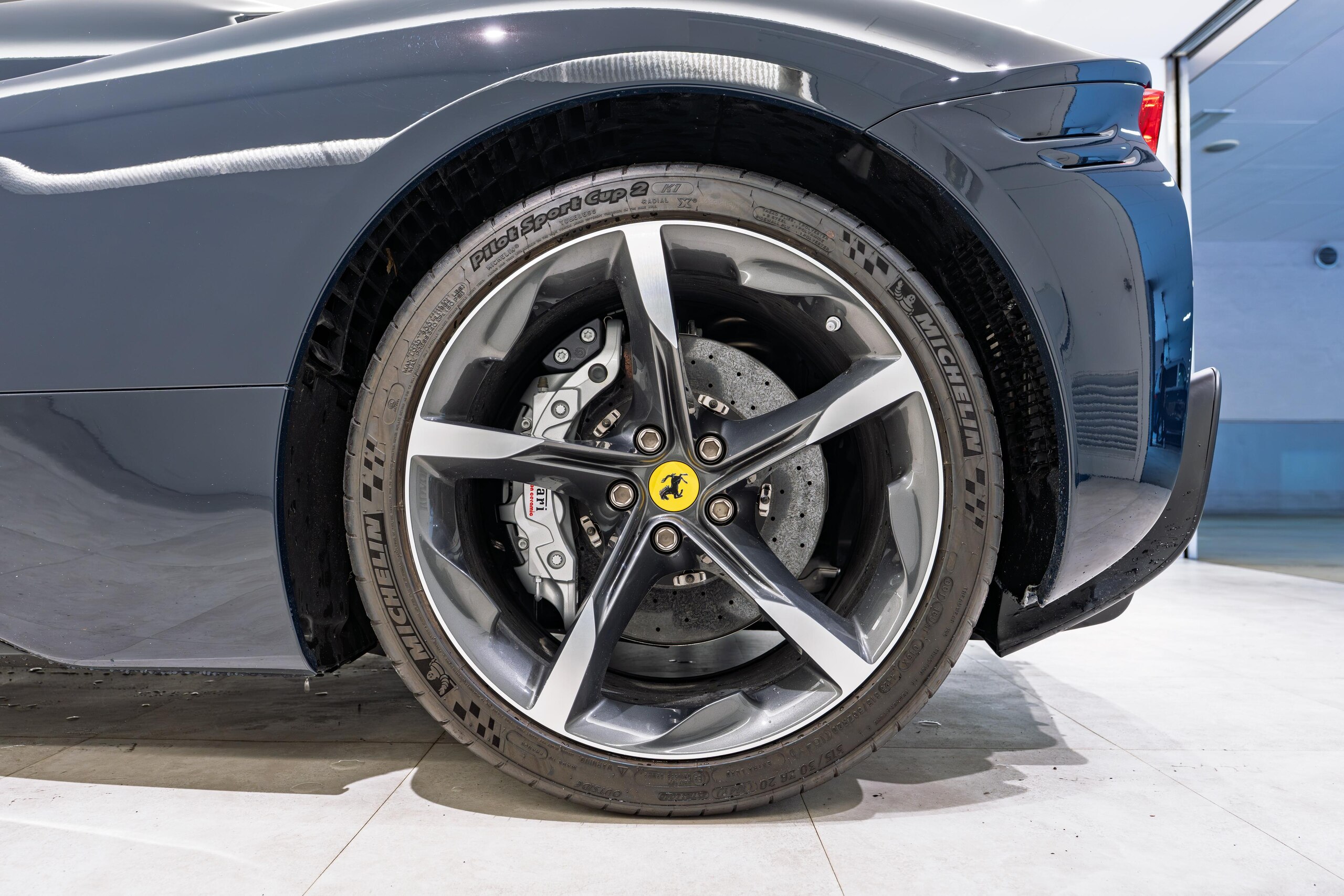2021 Ferrari SF90 Stradale — Photo 32 / 38