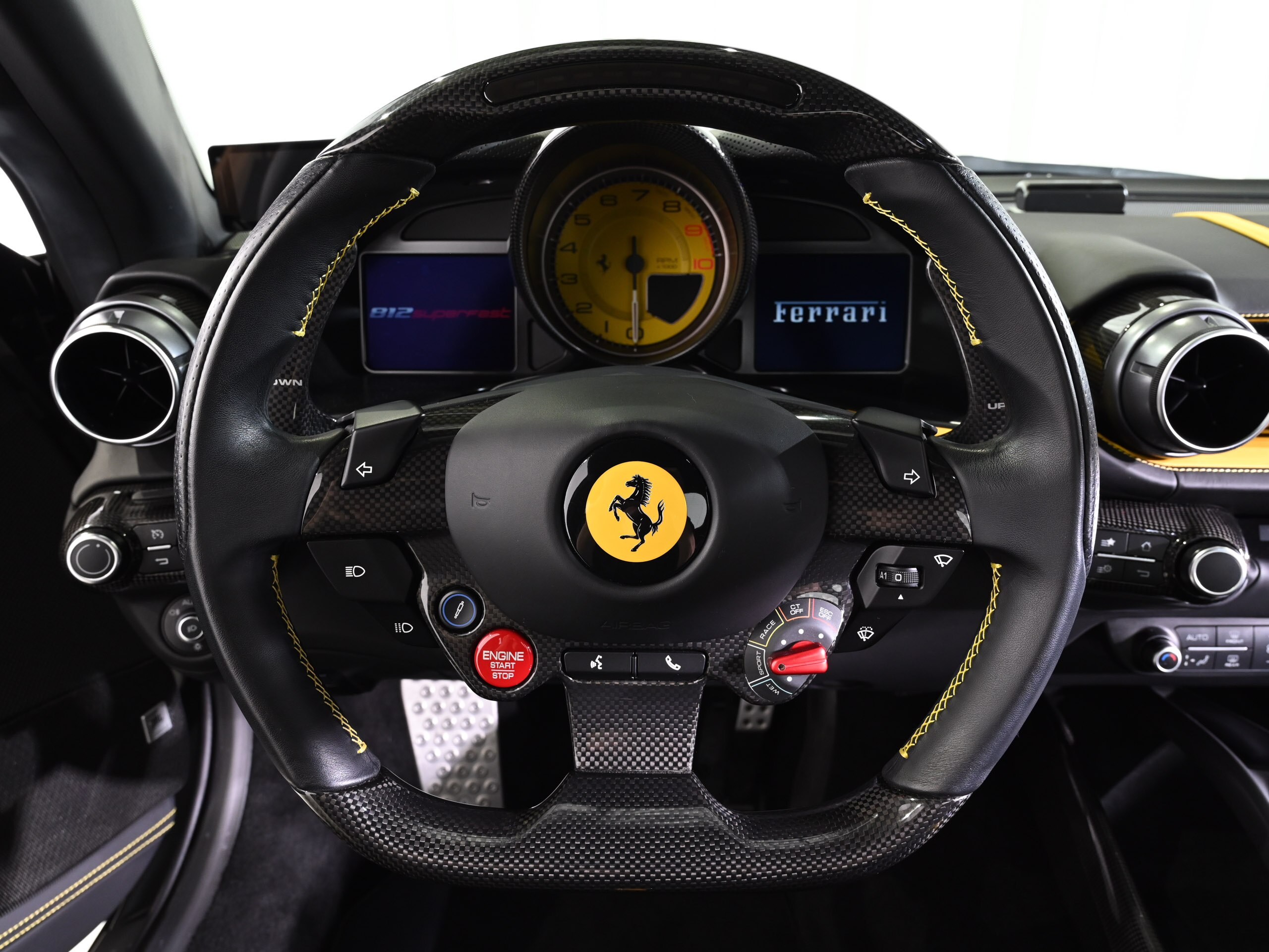 2019 Ferrari 812 Superfast — Photo 9 / 19