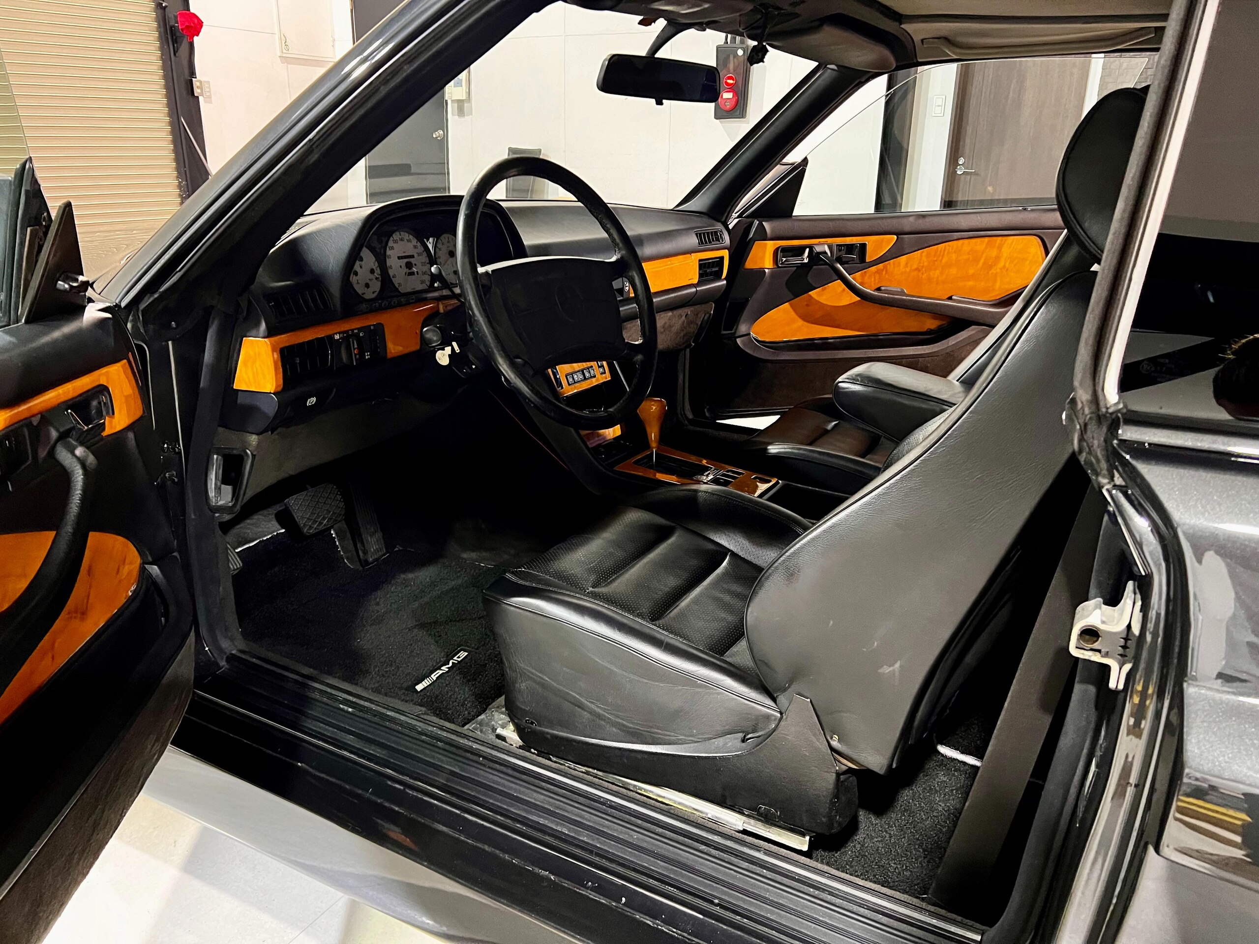 1989 Mercedes Benz 560SEC — Photo 6 / 19