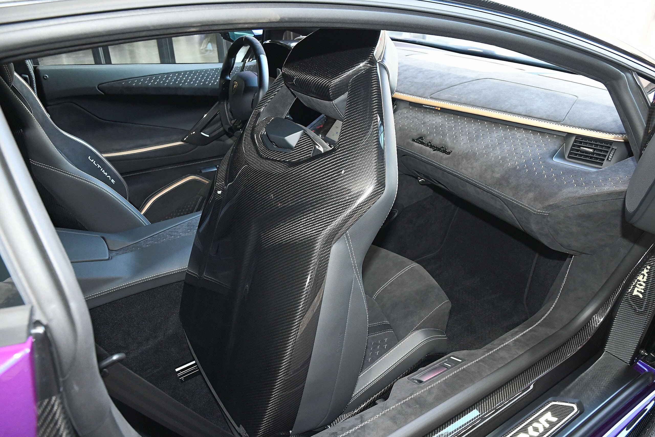 2022 Lamborghini Aventador Roadster LP780-4 Ultimae — Photo 26 / 55