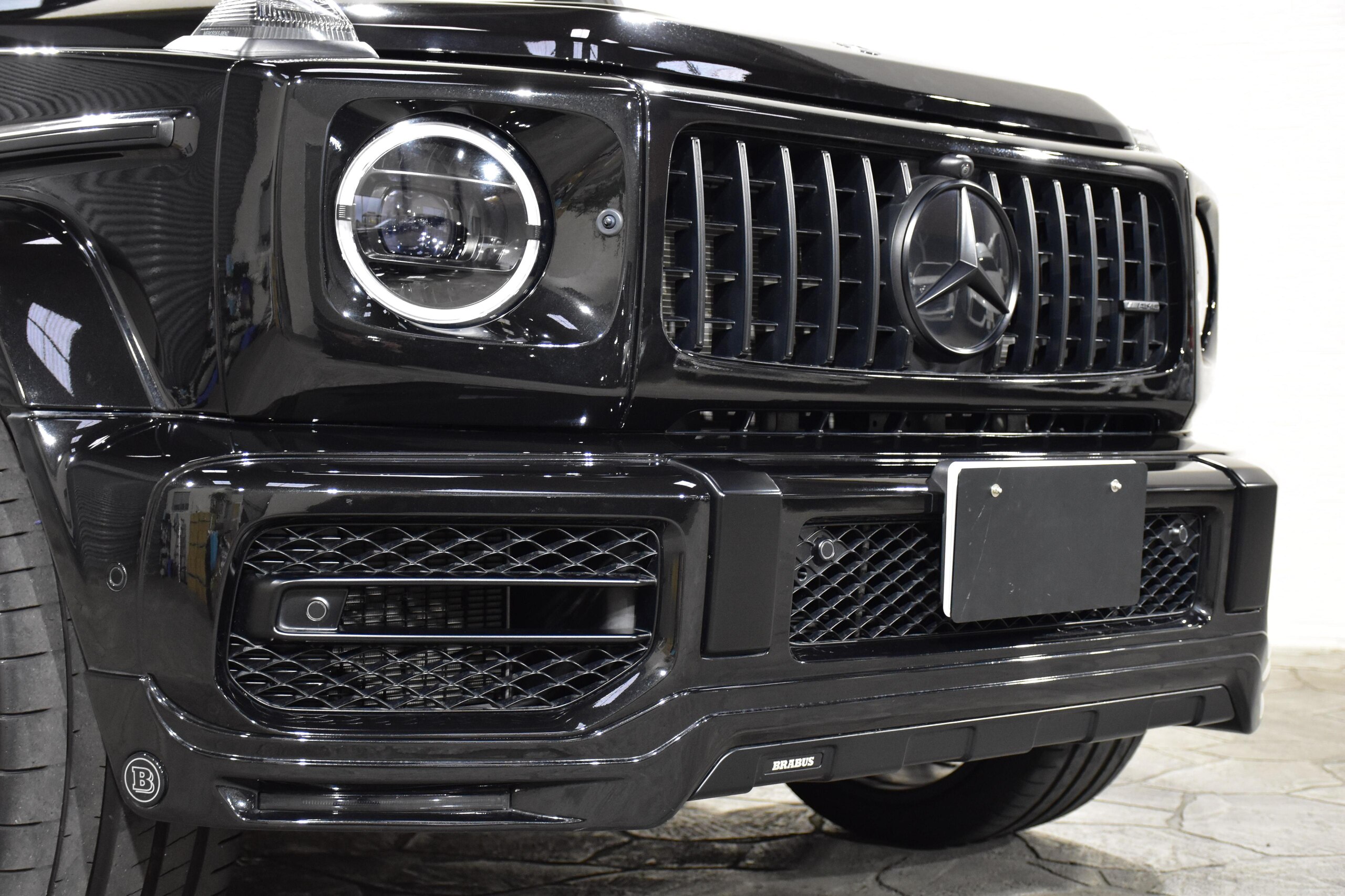 2020 Mercedes Benz G63 AMG — Photo 6 / 32