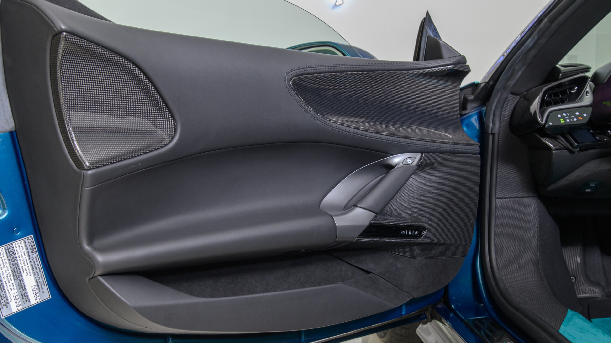 2023 Ferrari SF90 Spider Tailor Made — Photo 15 / 26