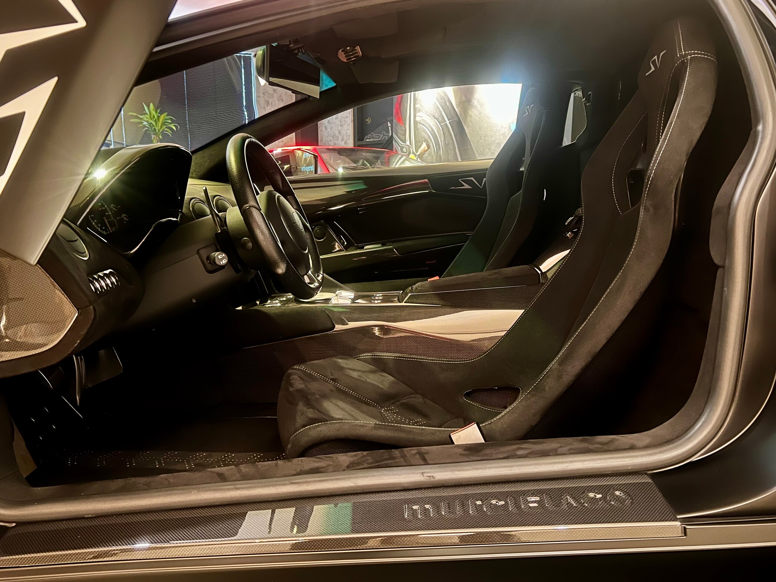 2010 Lamborghini Murcielago LP670-4 SV — Photo 12 / 19