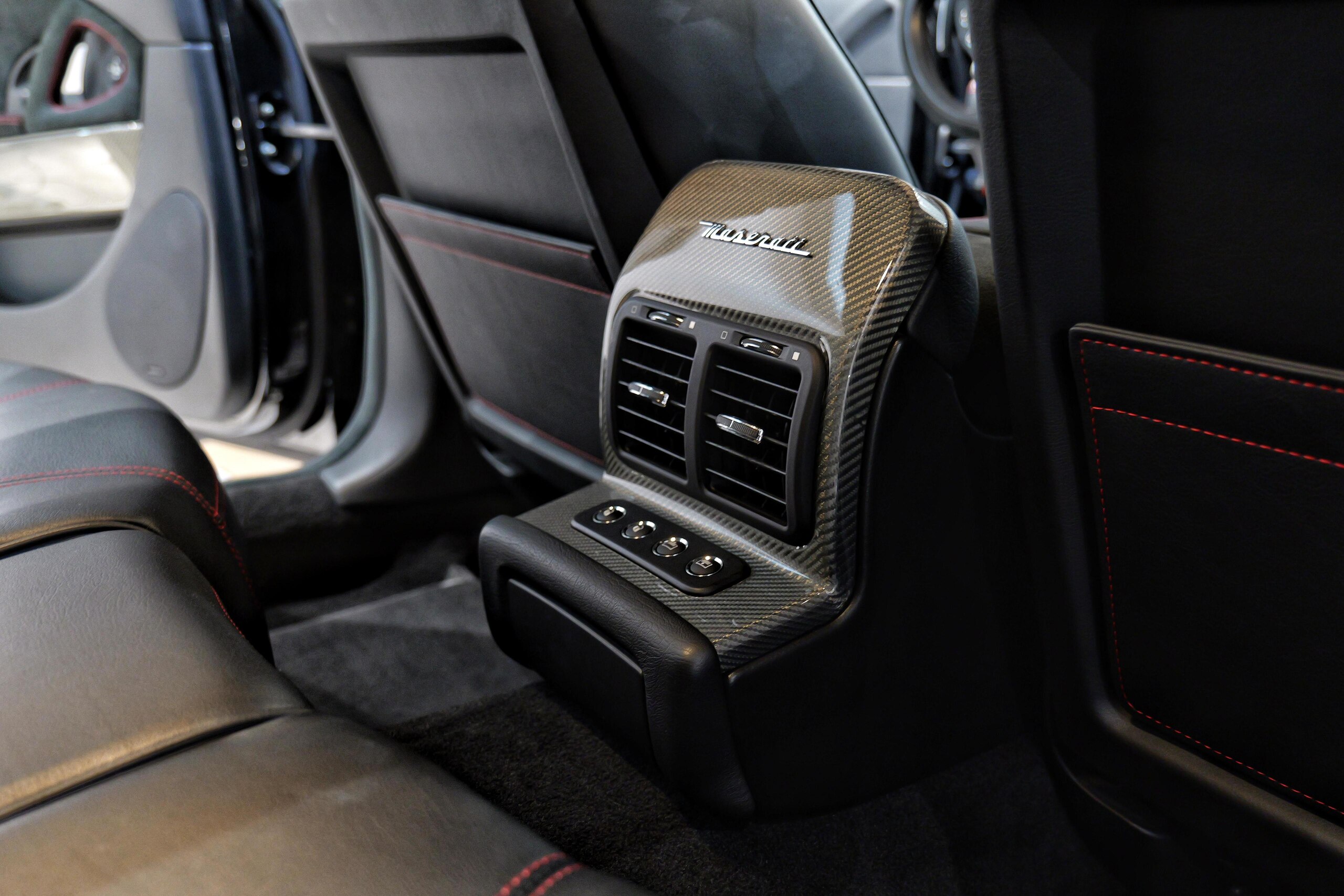 2013 Maserati Quattroporte Sport GT S — Photo 17 / 31