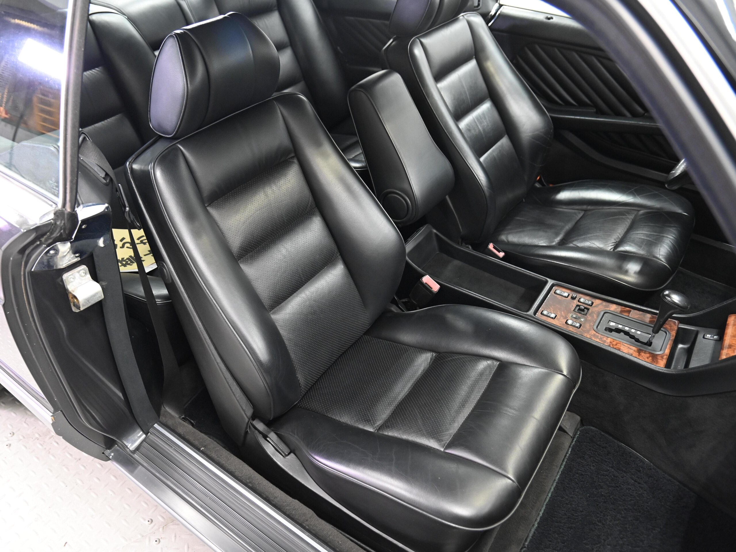 1991 Mercedes Benz 560SEC — Photo 15 / 21