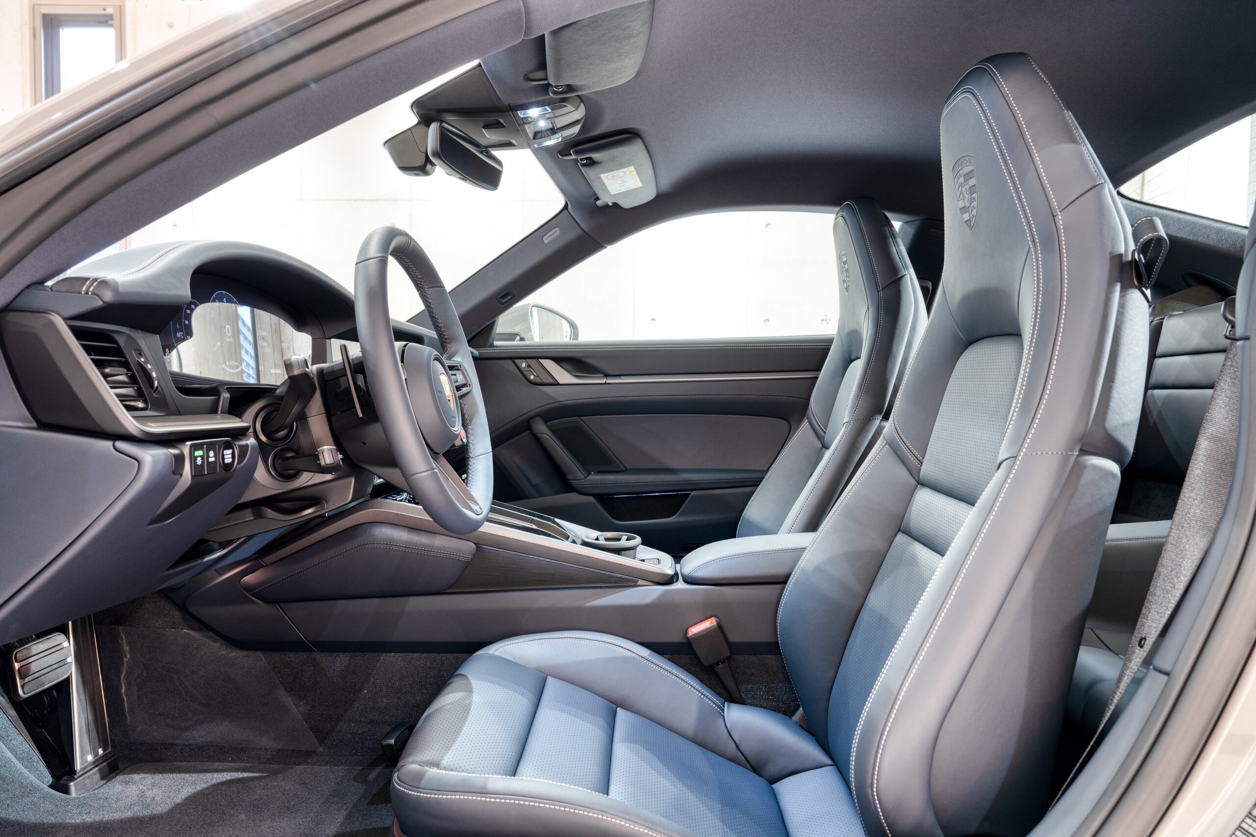 2024 Porsche 911 Carrera — Photo 6 / 21