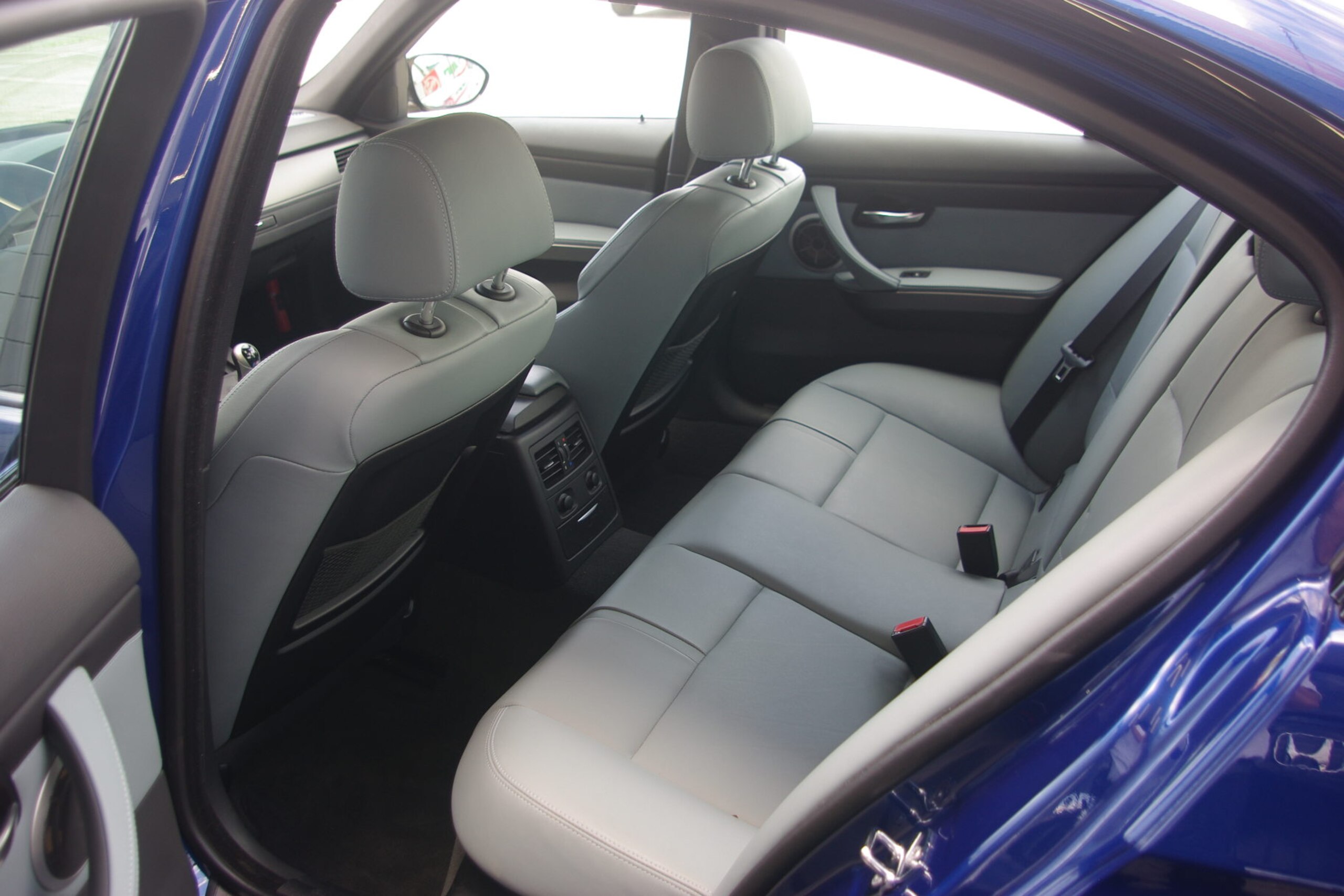 2009 BMW M3 Sedan — Photo 14 / 20