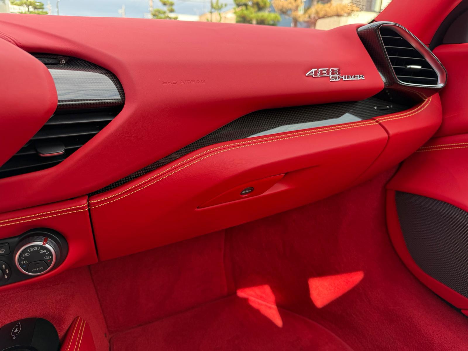 2018 Ferrari 488 Spider — Photo 15 / 16