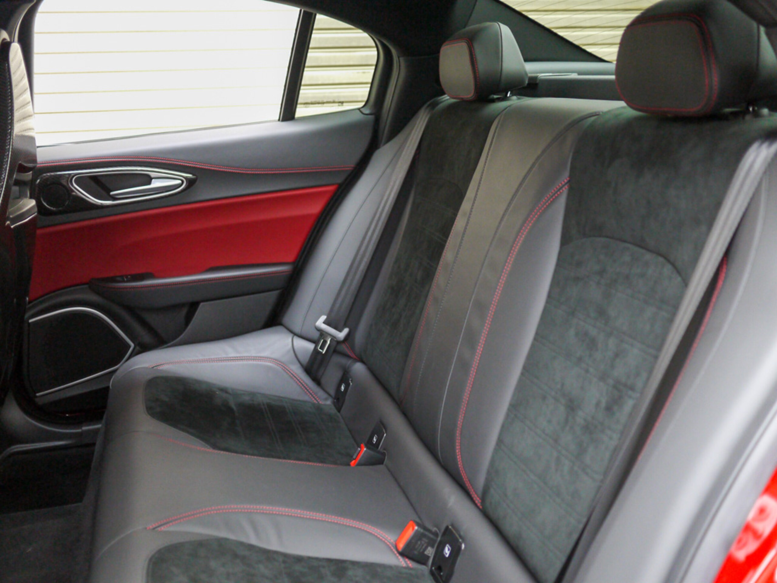 2018 Alfa Romeo Giulia Quadrifoglio — Photo 15 / 20