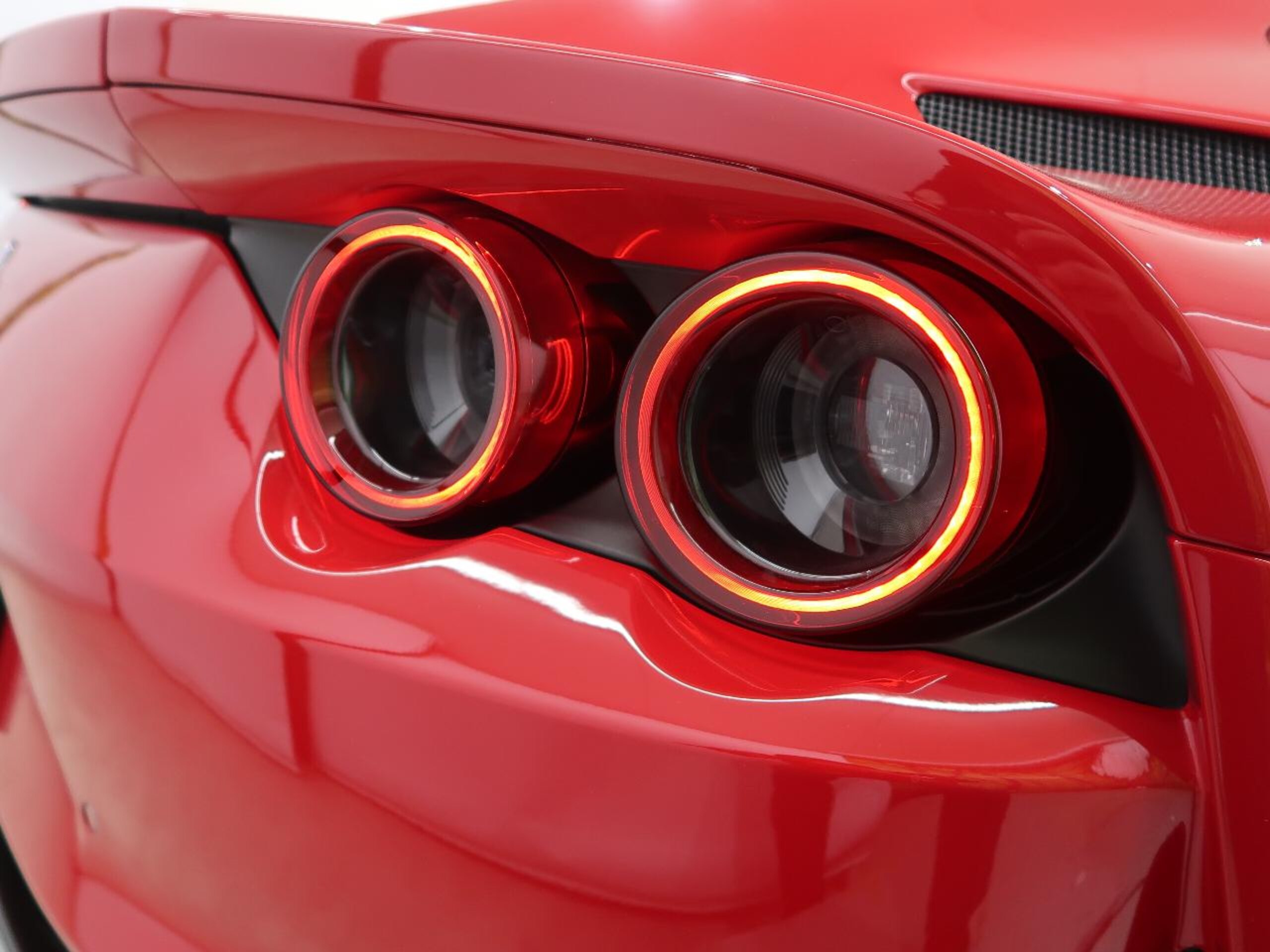 2018 Ferrari 812 Superfast — Photo 43 / 51