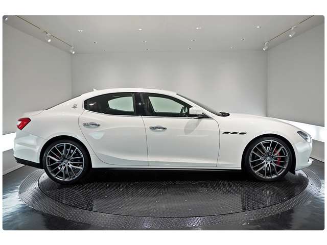 2015 Maserati Ghibli S Q4 — Photo 8 / 31