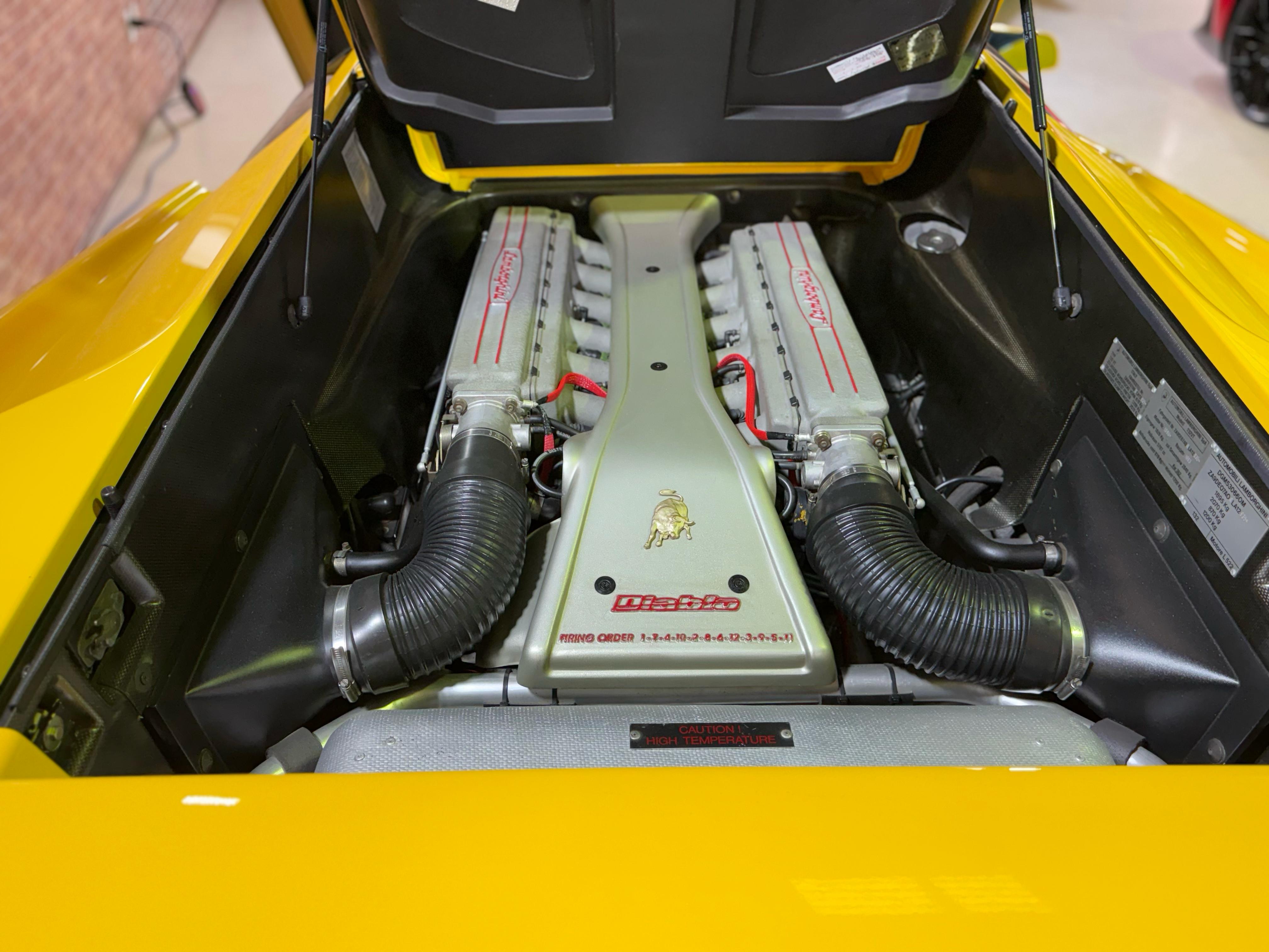 1993 Lamborghini Diablo VT — Photo 9 / 13