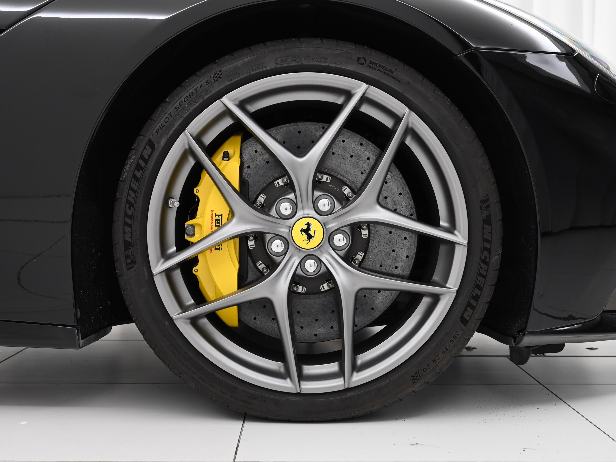 2014 Ferrari F12 Berlinetta — Photo 14 / 15