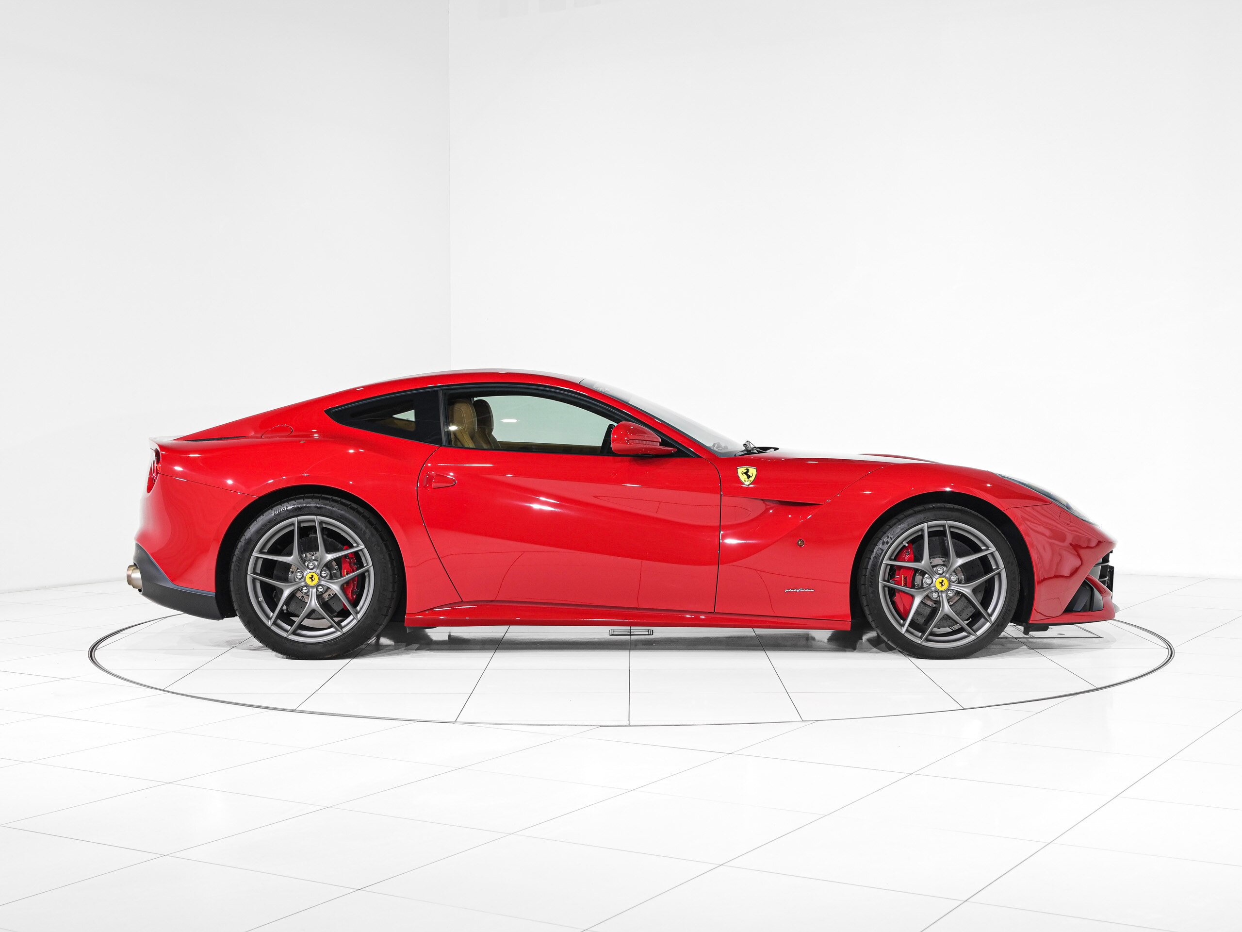 2013 Ferrari F12 Berlinetta — Photo 22 / 35
