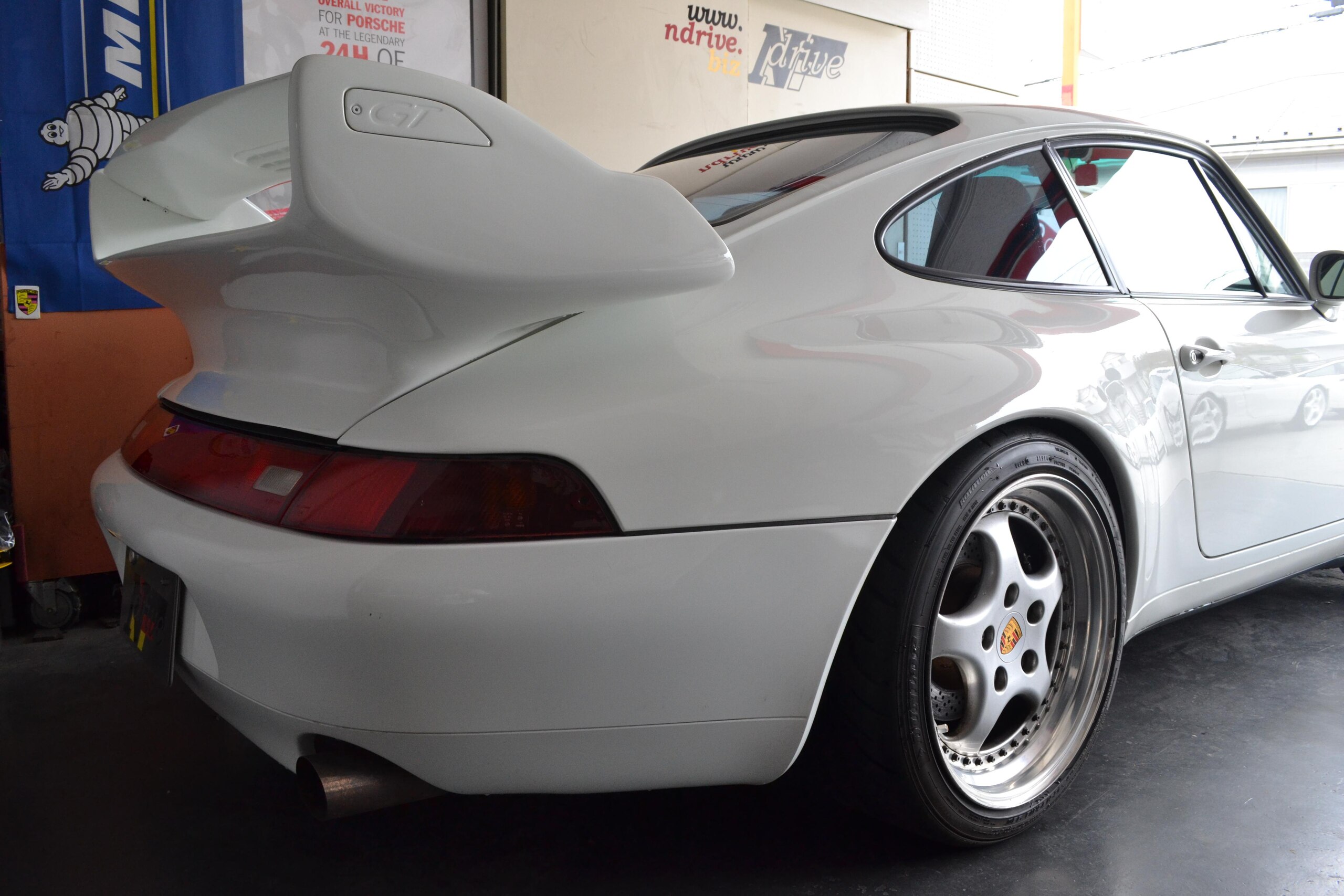 1995 Porsche 911 Carrera 2 — Photo 10 / 24